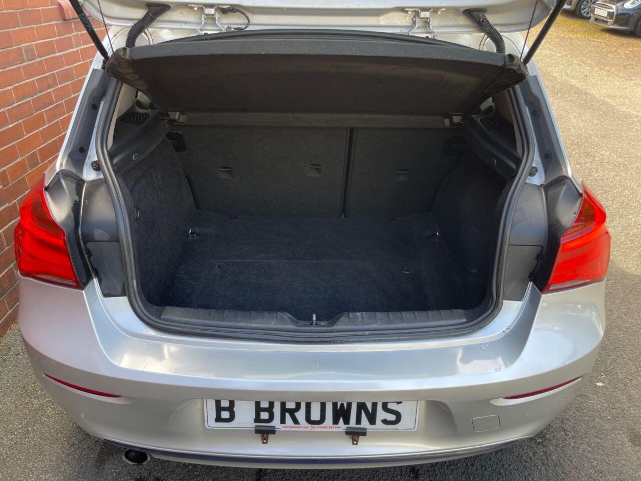 BMW 1 Series view 23