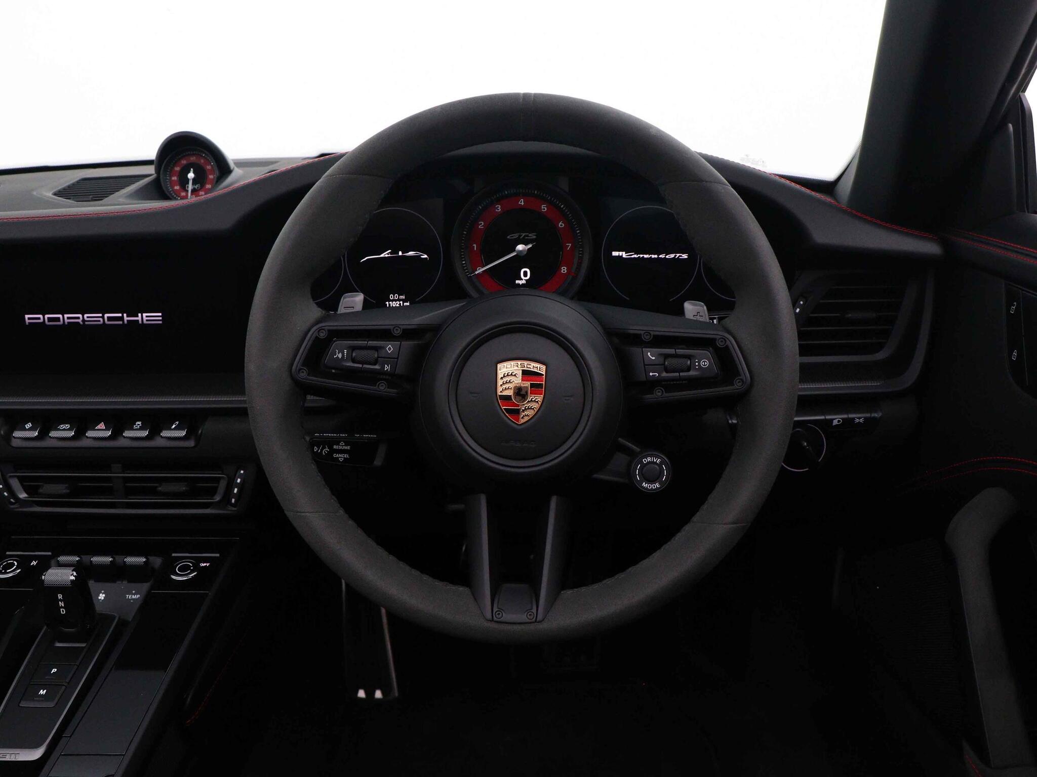 Porsche 911 view 39