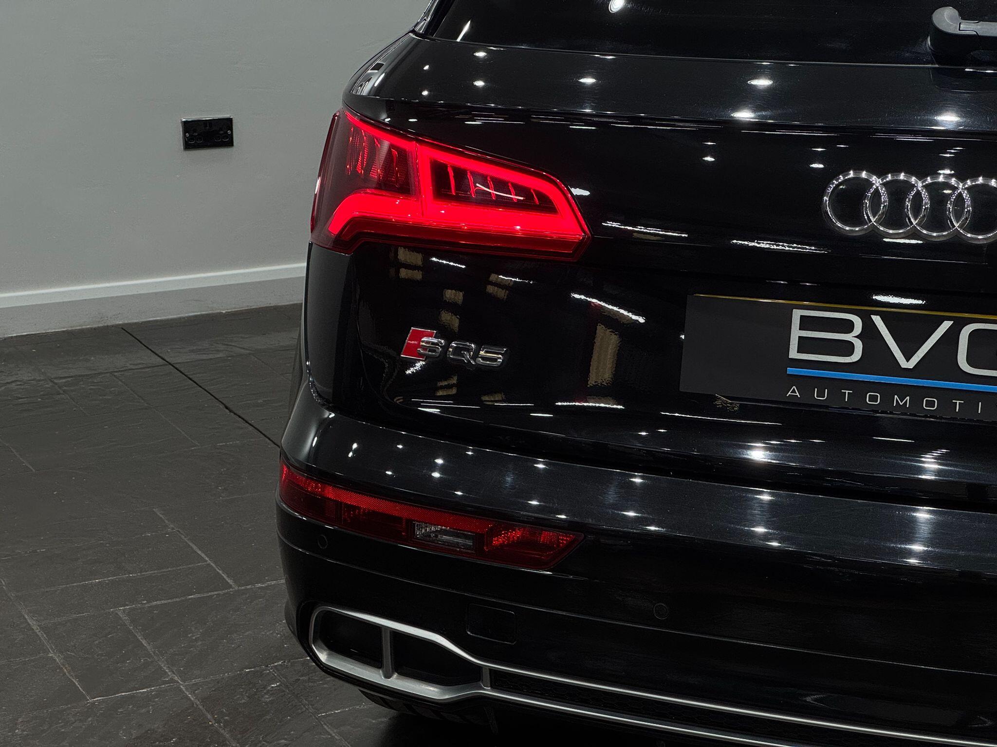 Audi SQ5 view 20