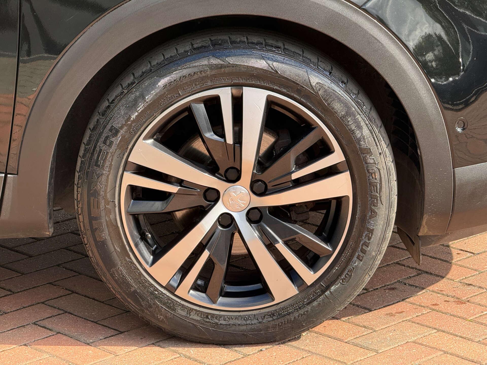 Peugeot 3008 view 18