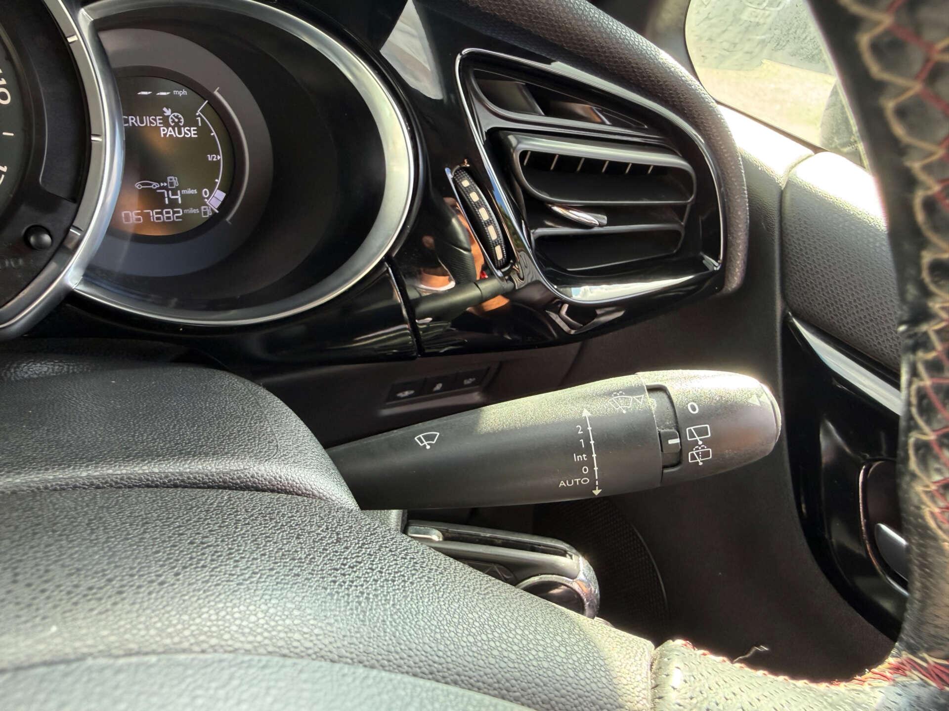 DS Automobiles DS 3 view 51