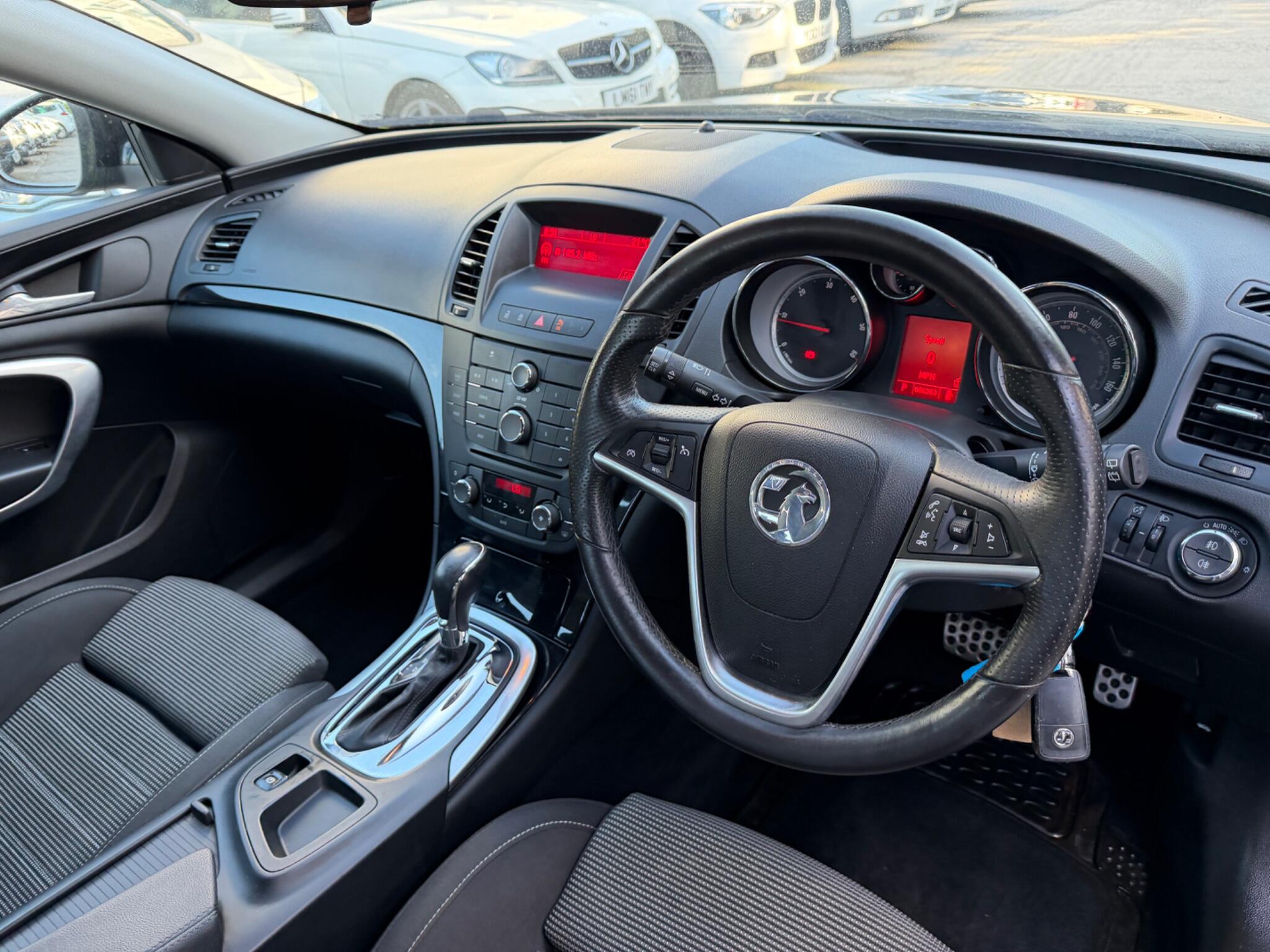 Vauxhall Insignia view 16