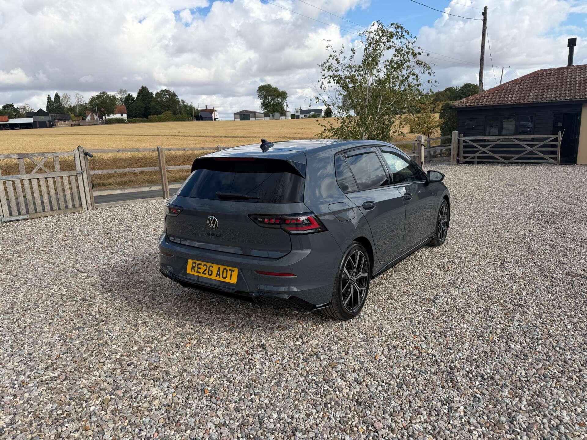 Volkswagen Golf view 4