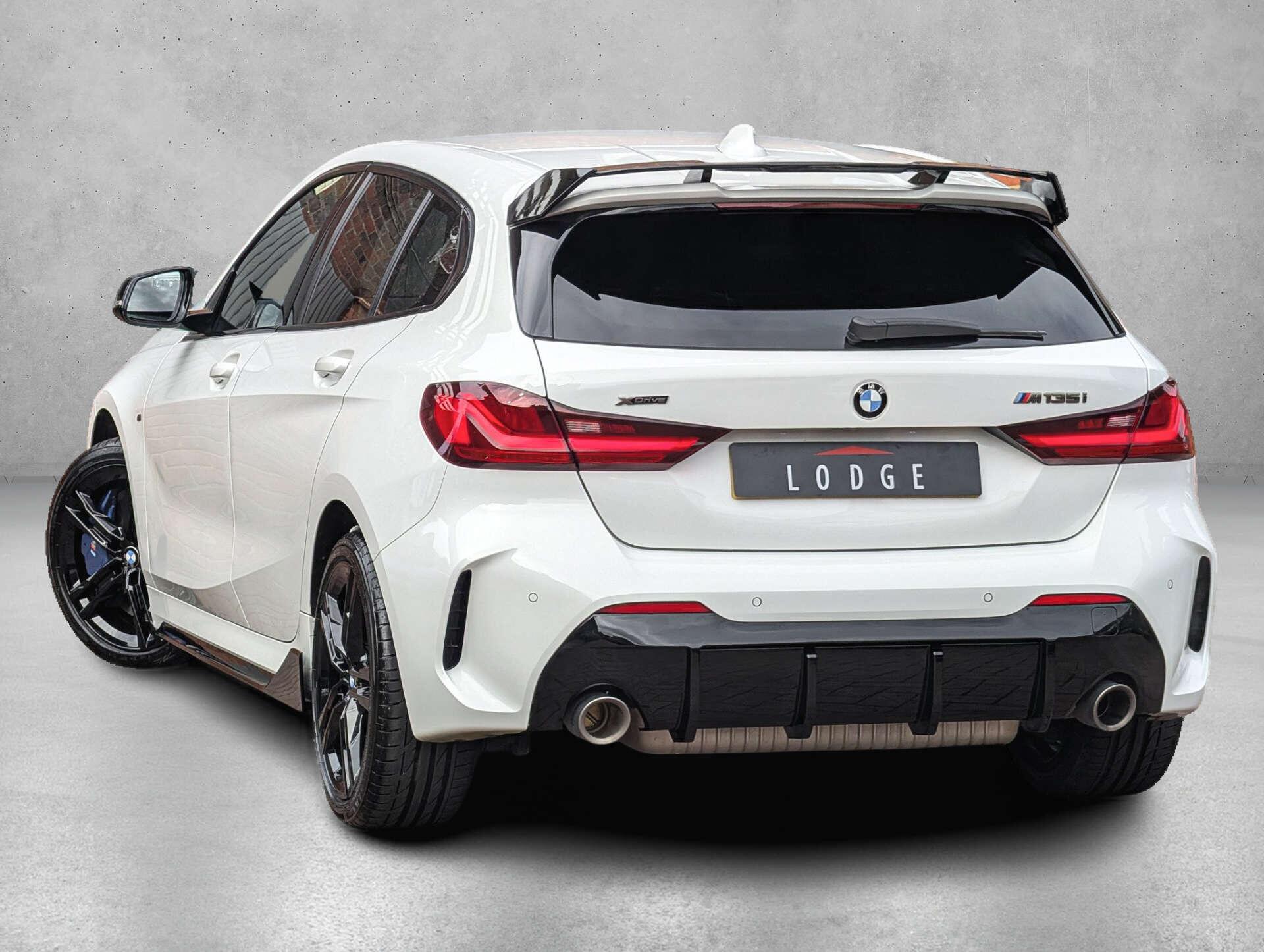 BMW 1 Series view 5
