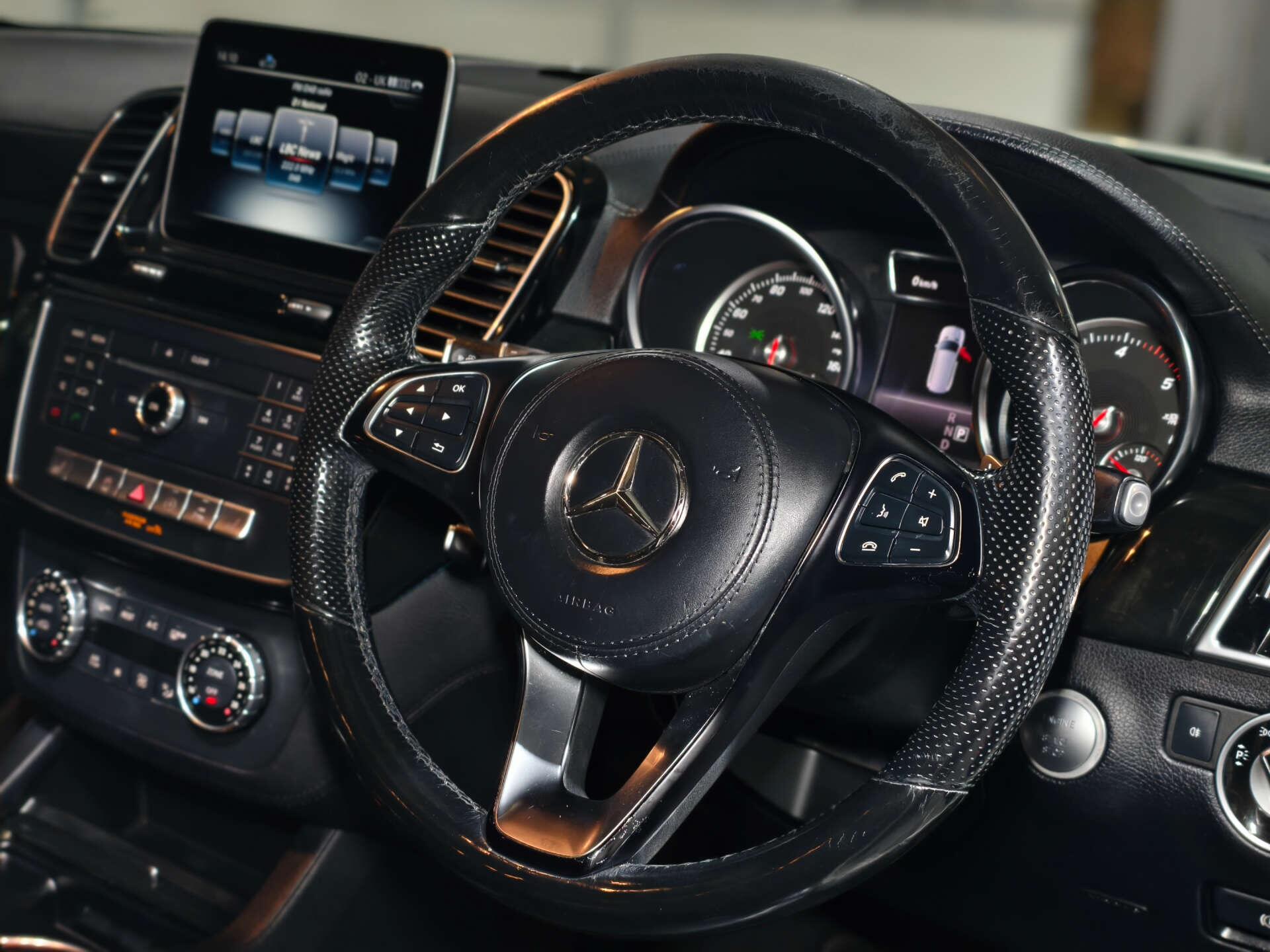 Mercedes-Benz GLS view 33