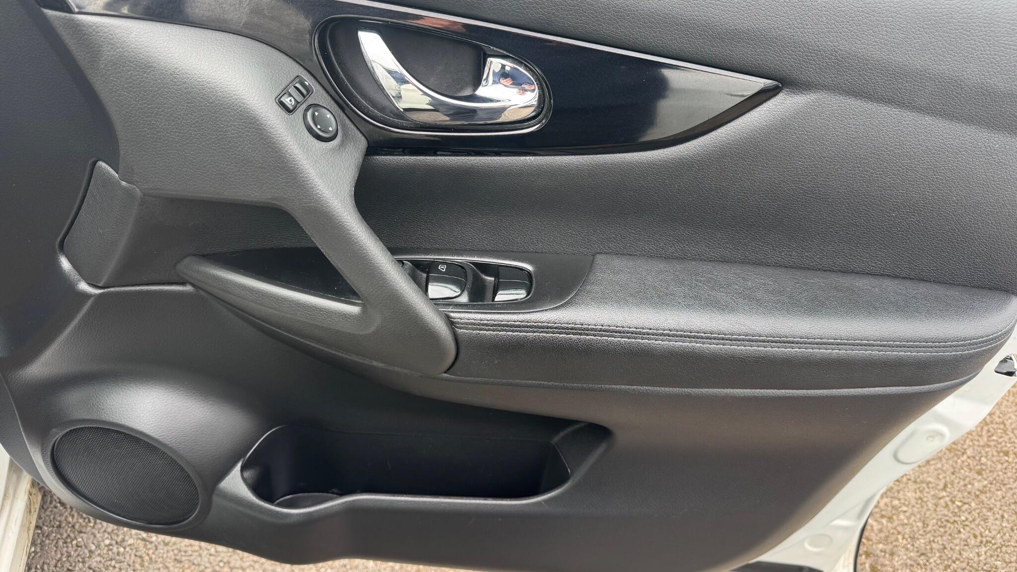 Nissan Qashqai view 24
