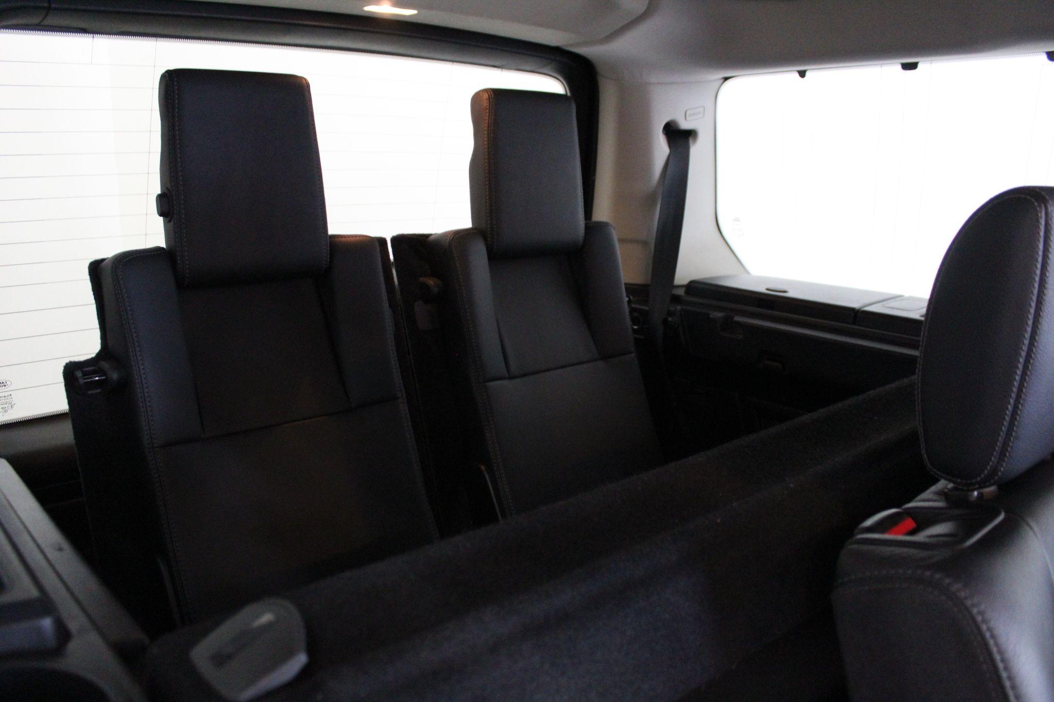 Land Rover Discovery view 60