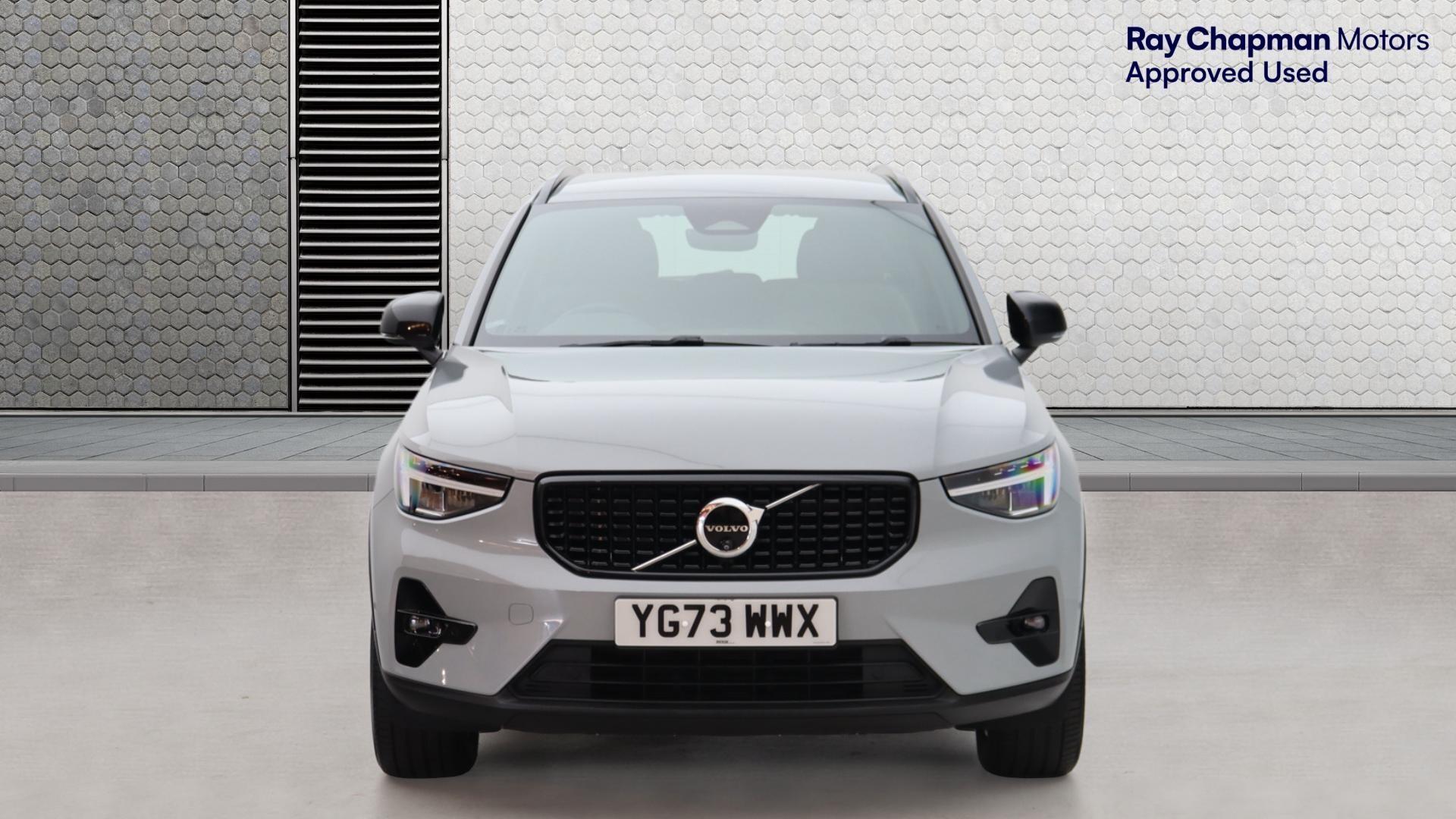 Volvo XC40 view 8