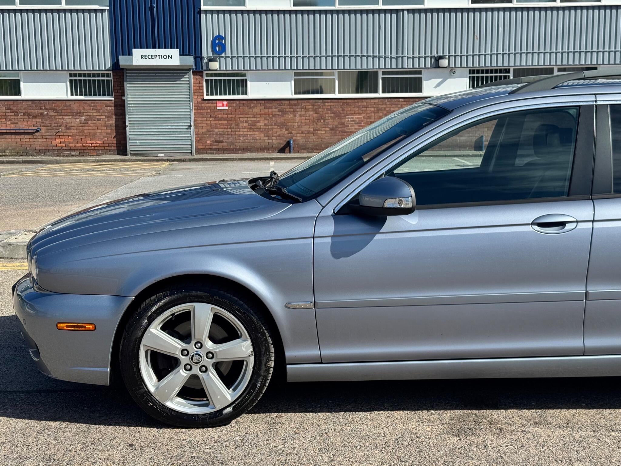 Jaguar X-Type view 9