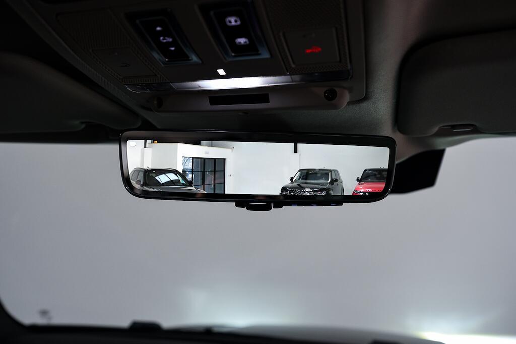 Land Rover Defender view 34
