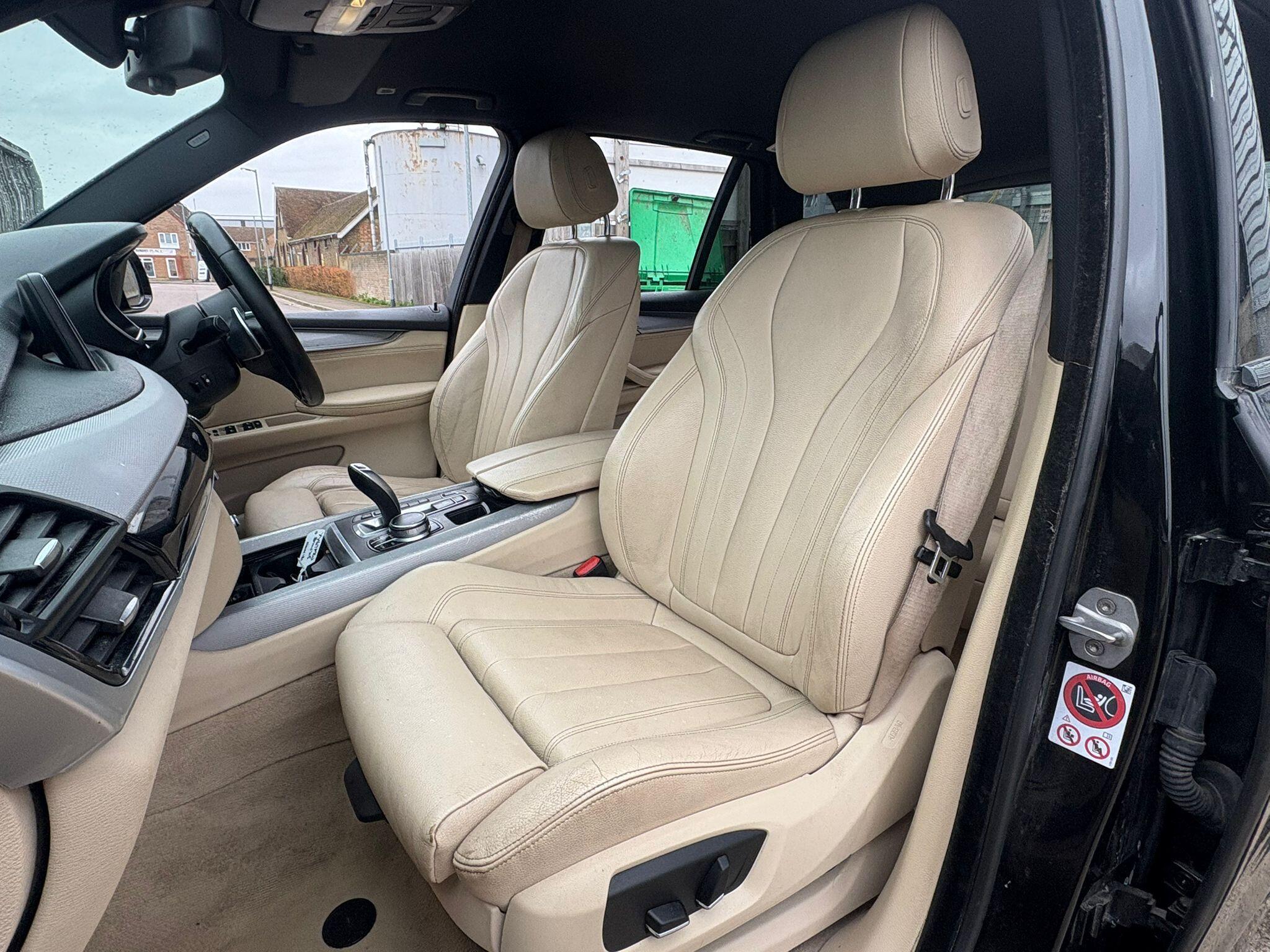 BMW X5 view 24