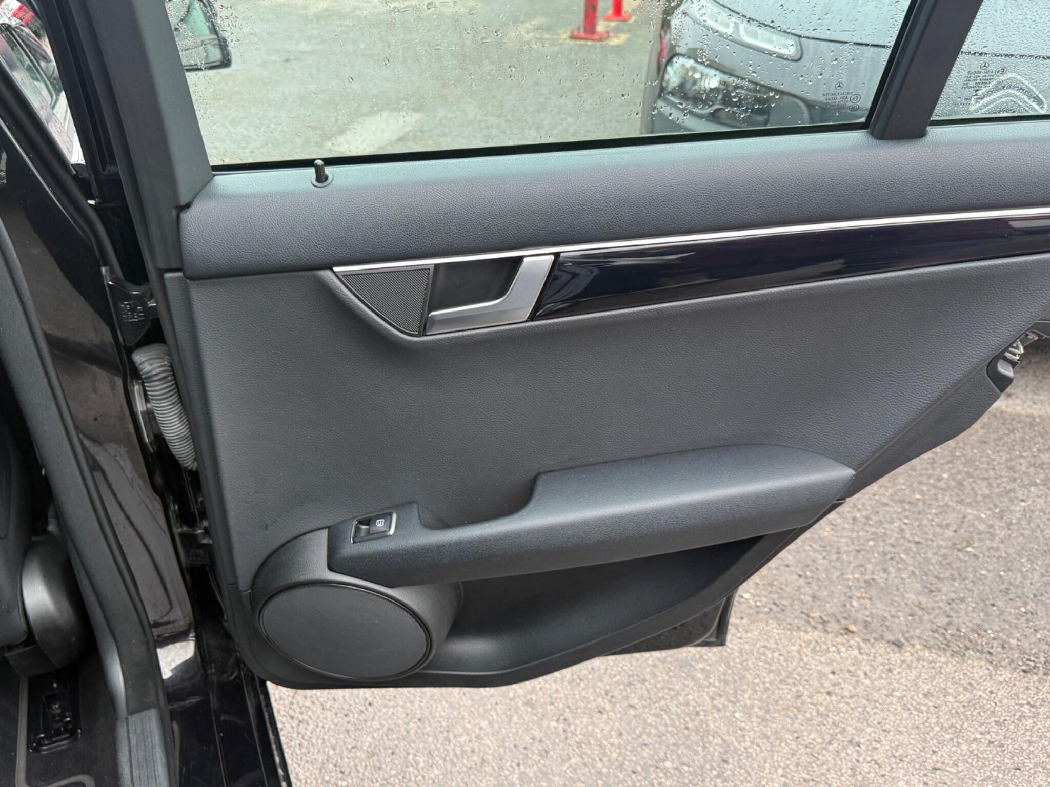 Mercedes-Benz C Class - Image 38