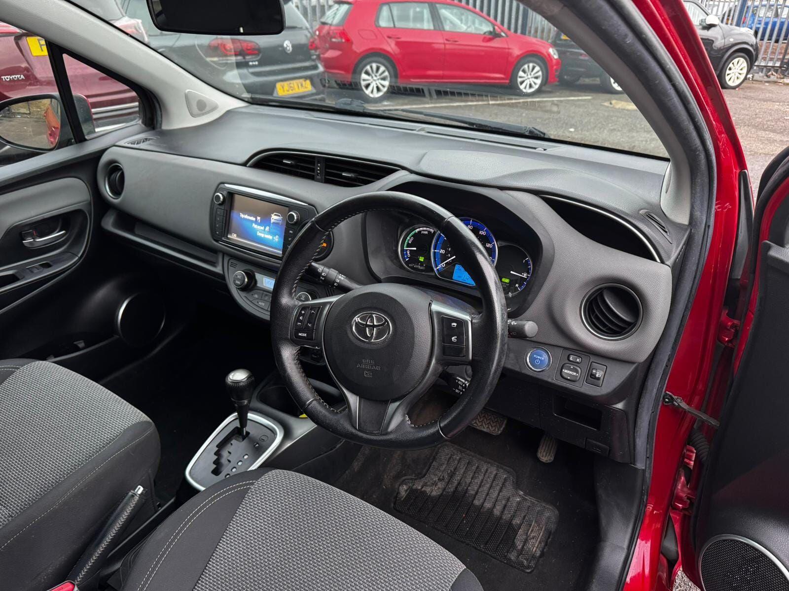 Toyota Yaris view 11