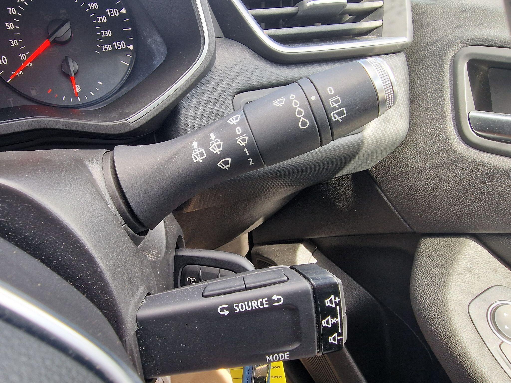 Renault Clio view 17