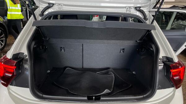 Volkswagen Polo view 8