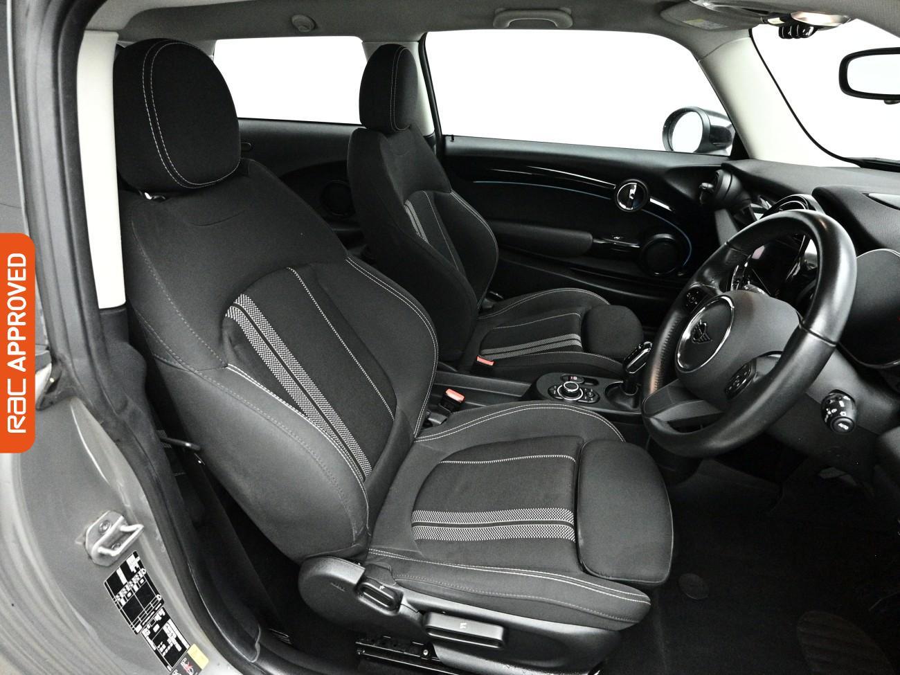 Mini Hatch view 13