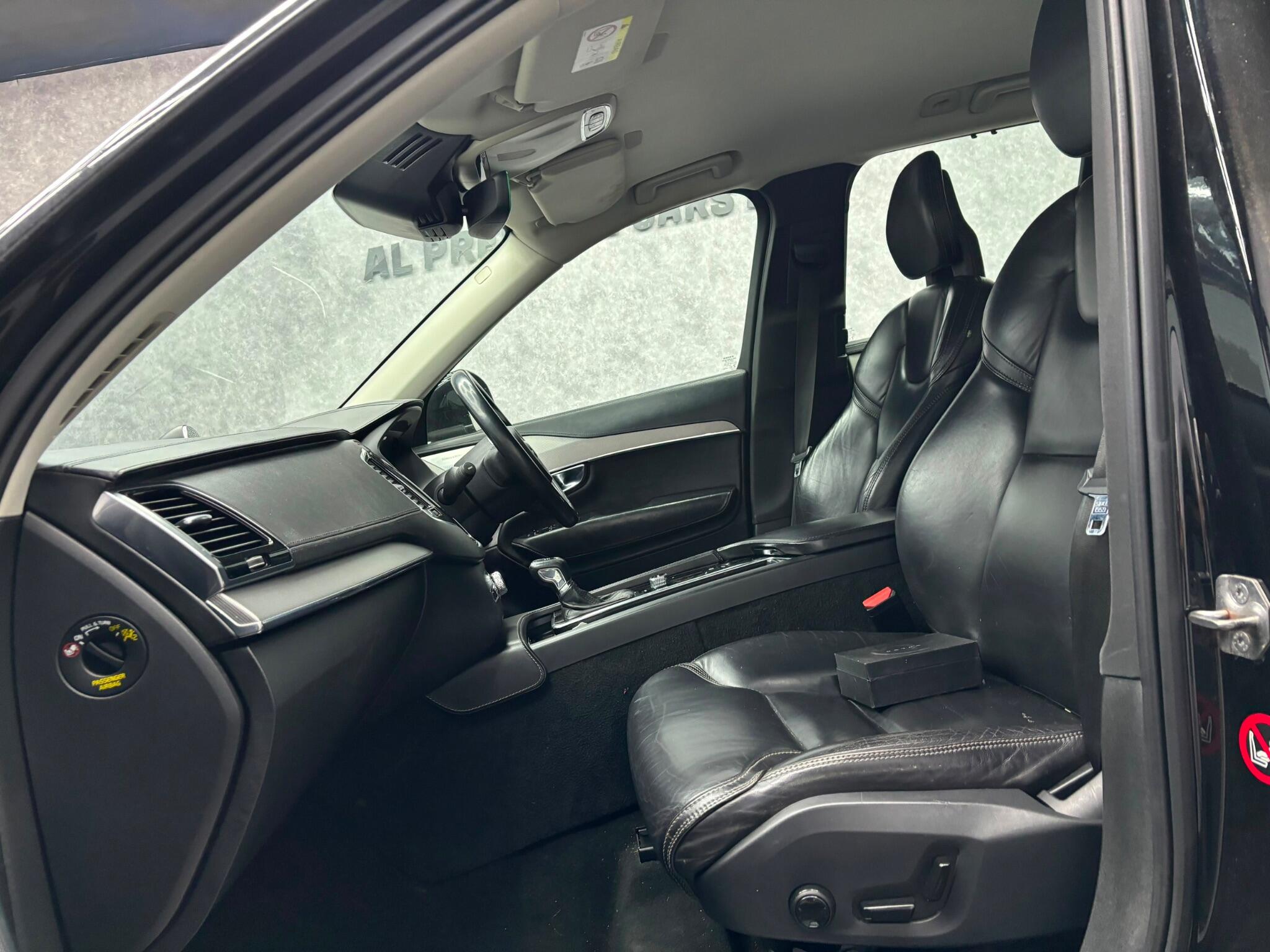 Volvo XC90 view 16