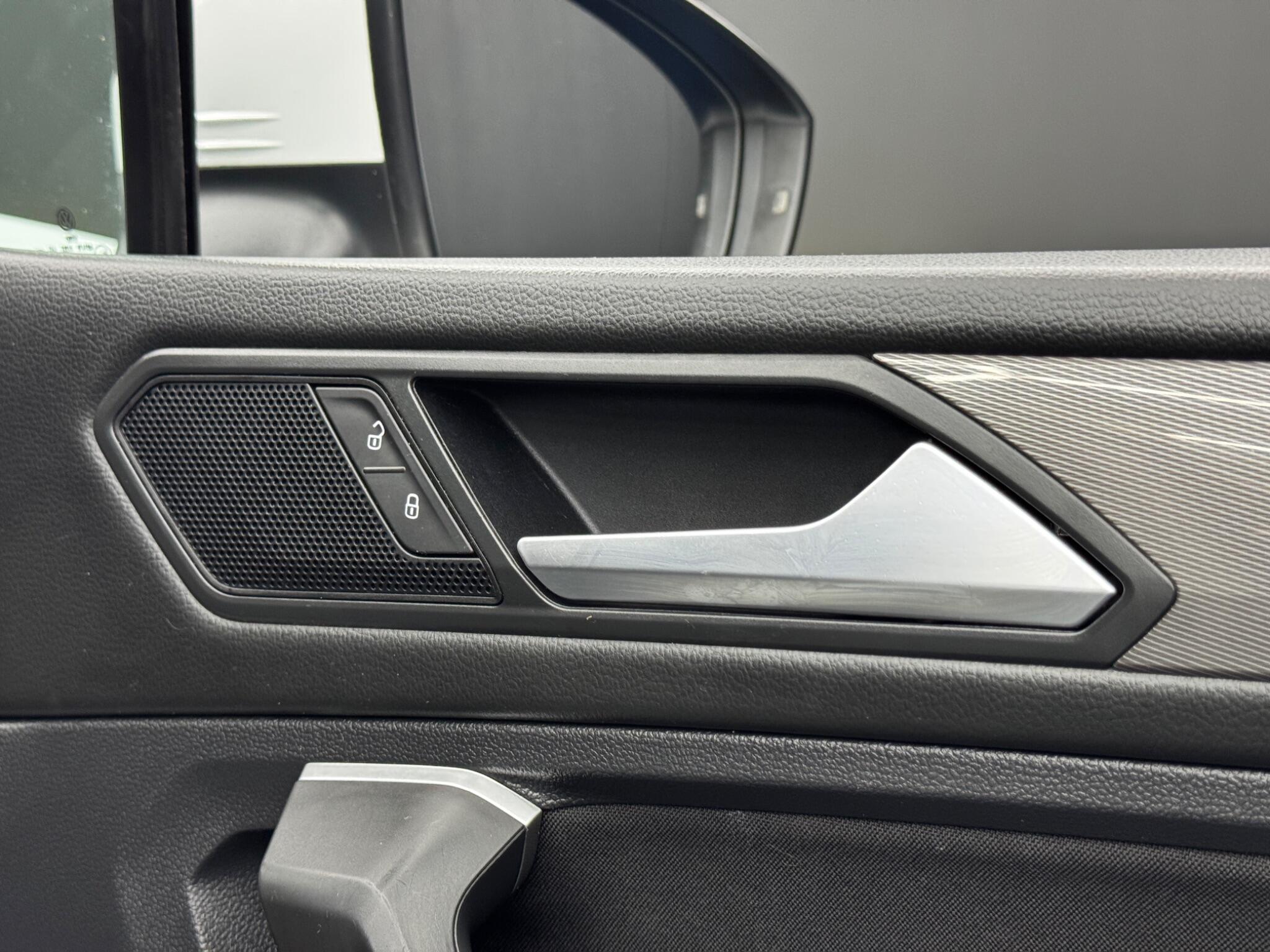 Volkswagen Tiguan Allspace view 42