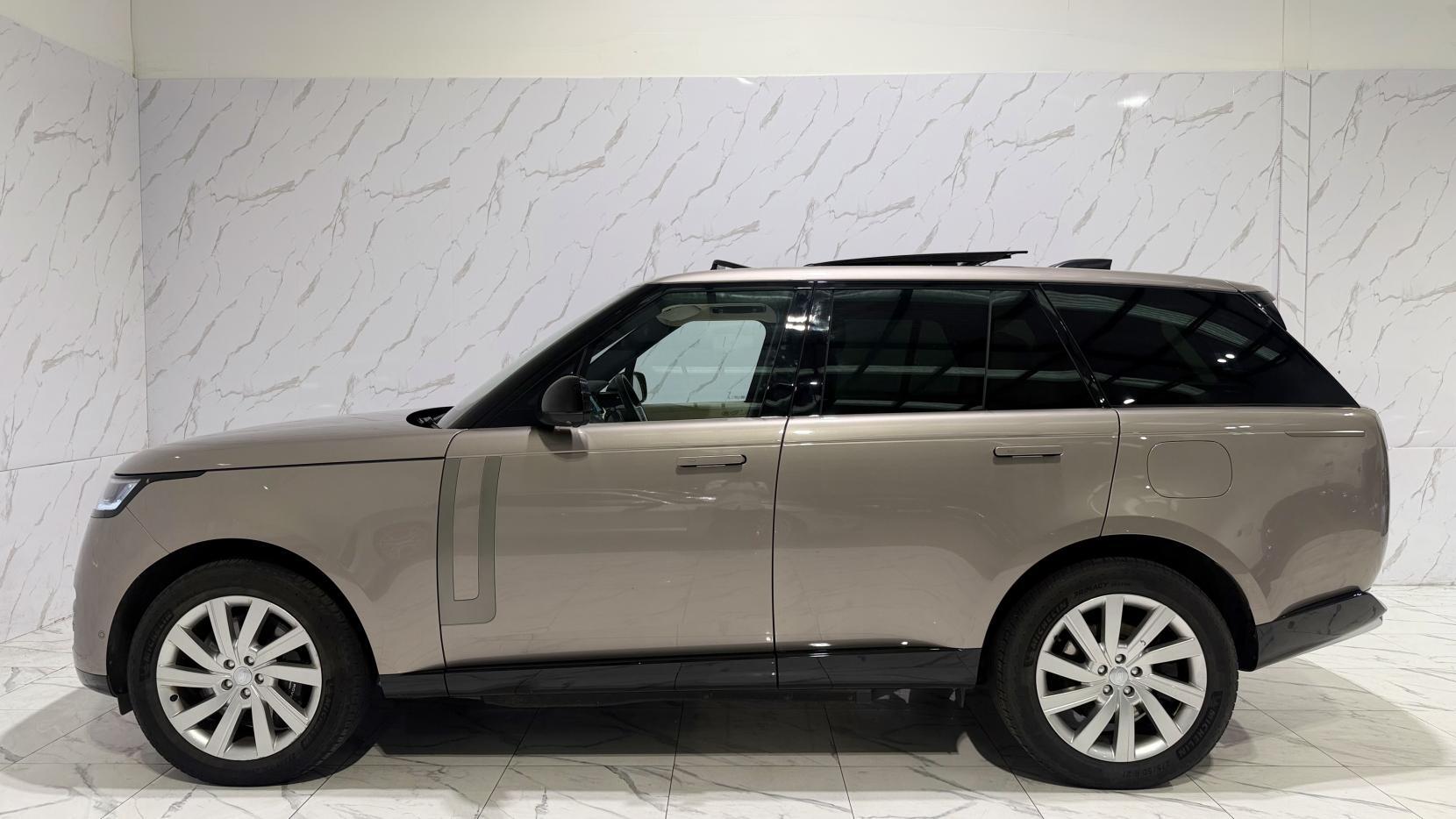 Land Rover Range Rover view 4