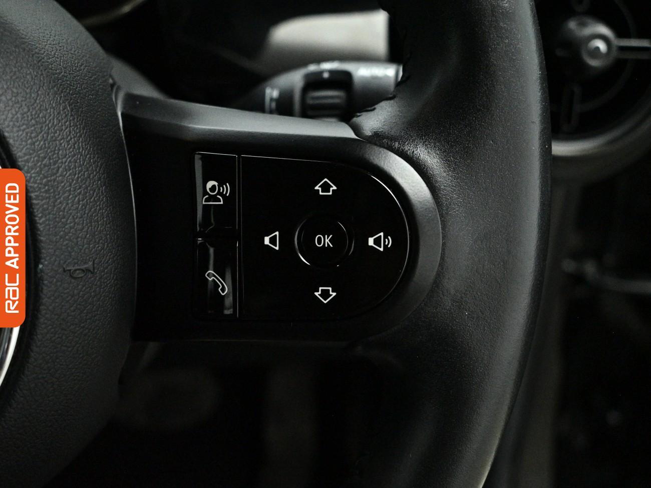 Mini Hatch view 24