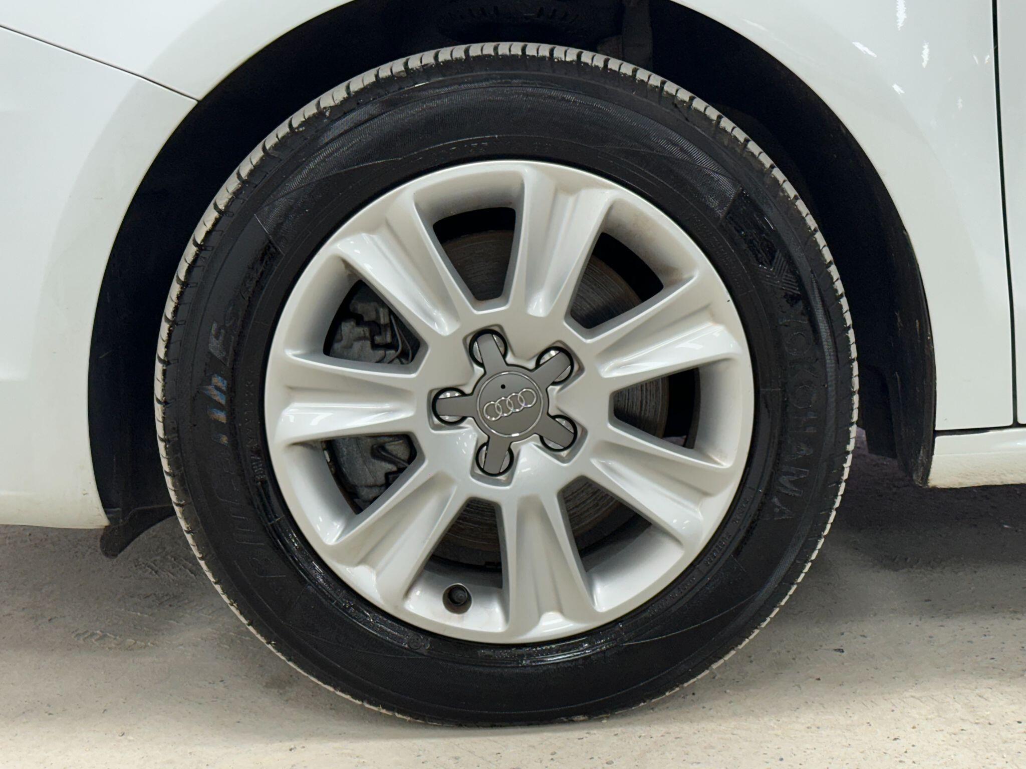 2014 Audi A1 image 39