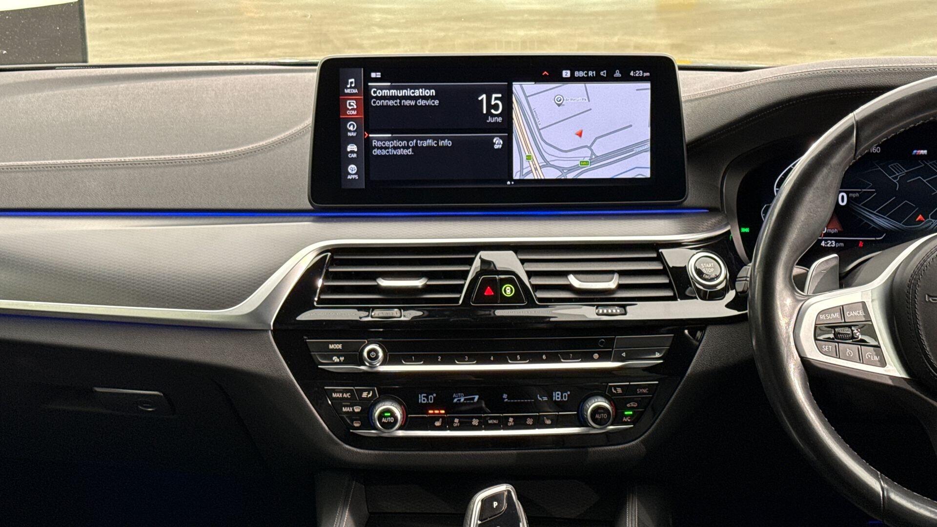 BMW 5 Series view 8