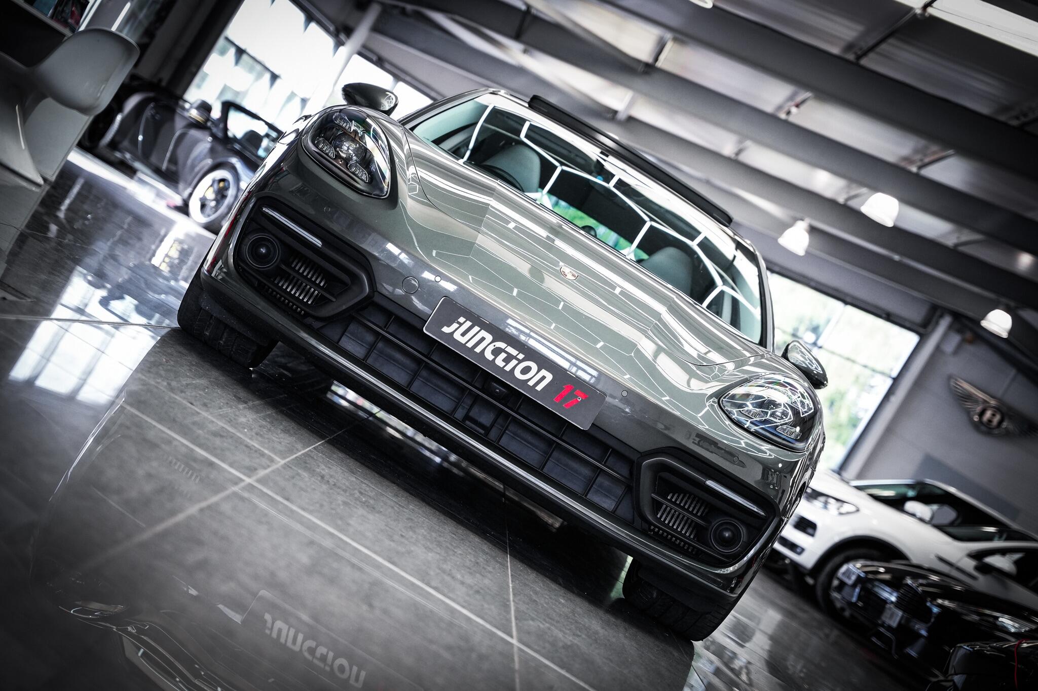 Porsche Panamera view 4