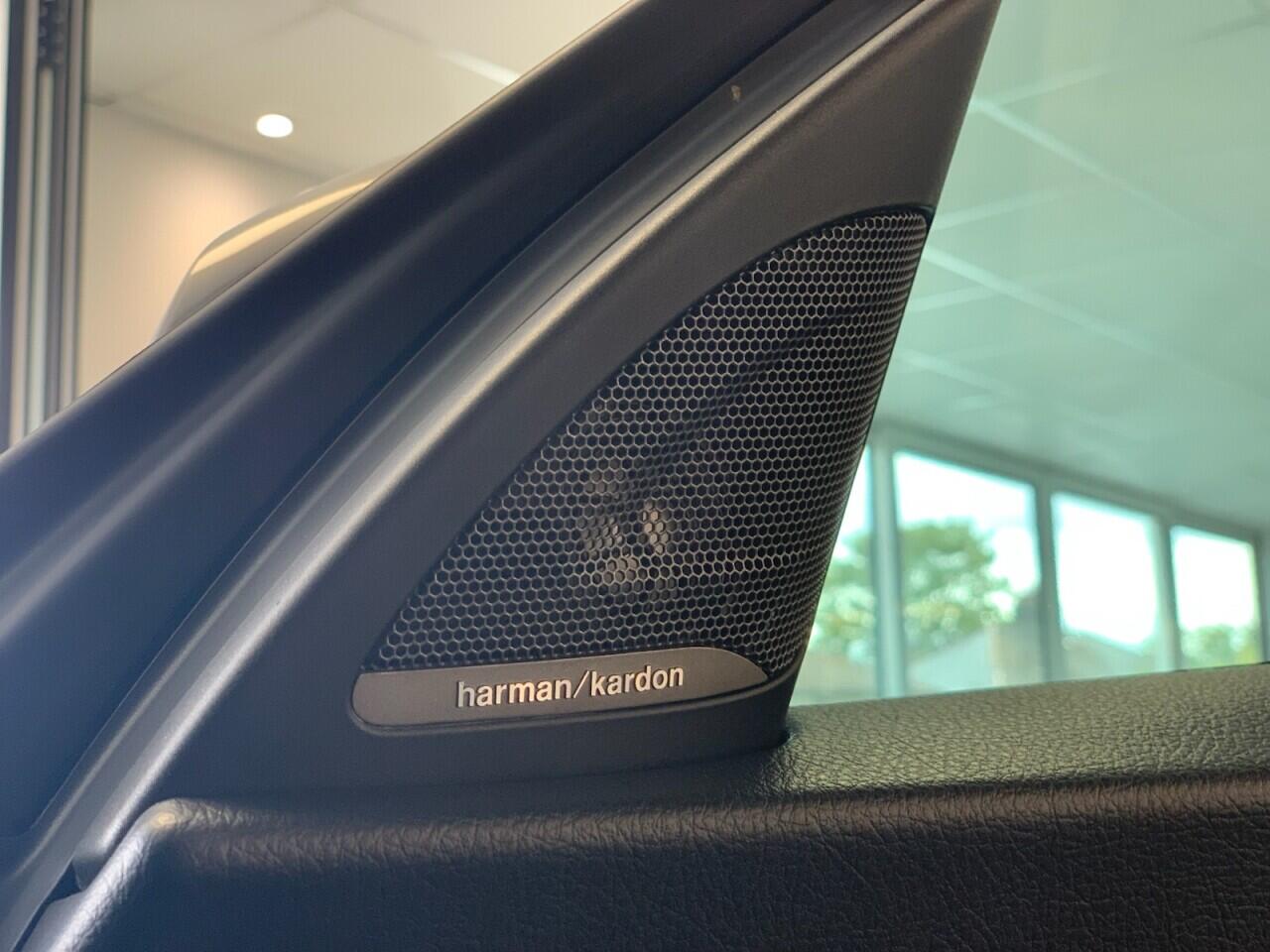 BMW 1 Series view 32
