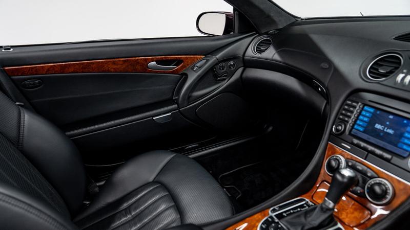 Mercedes-Benz SL view 30