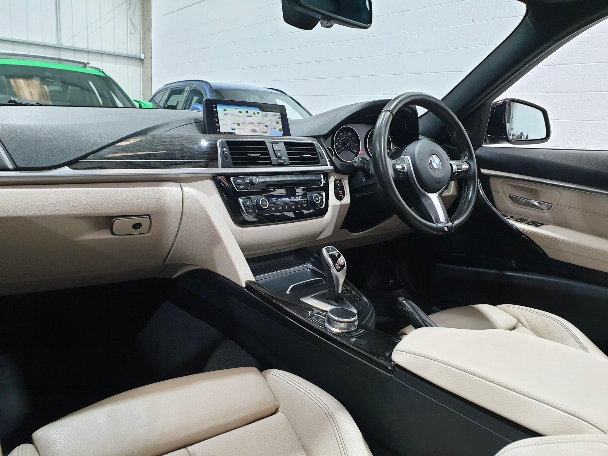 BMW 3 Series view 54