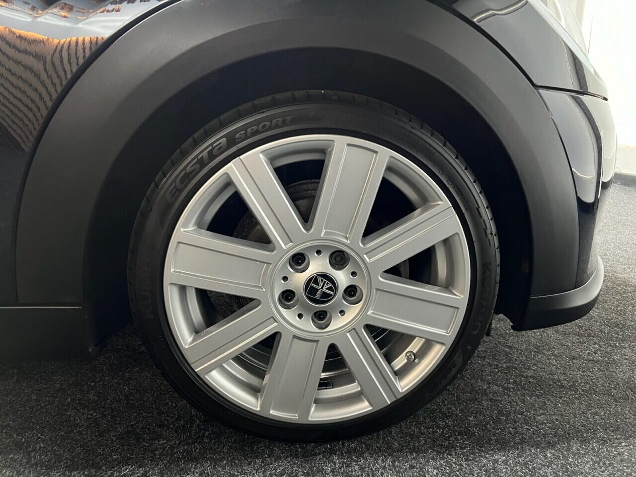 Mini Hatch view 17
