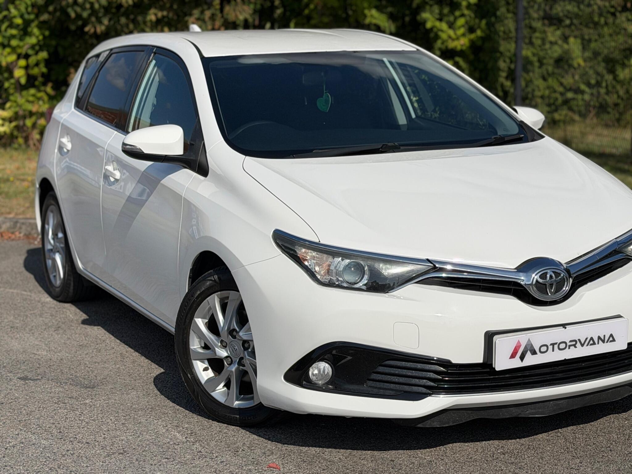 Toyota Auris view 5