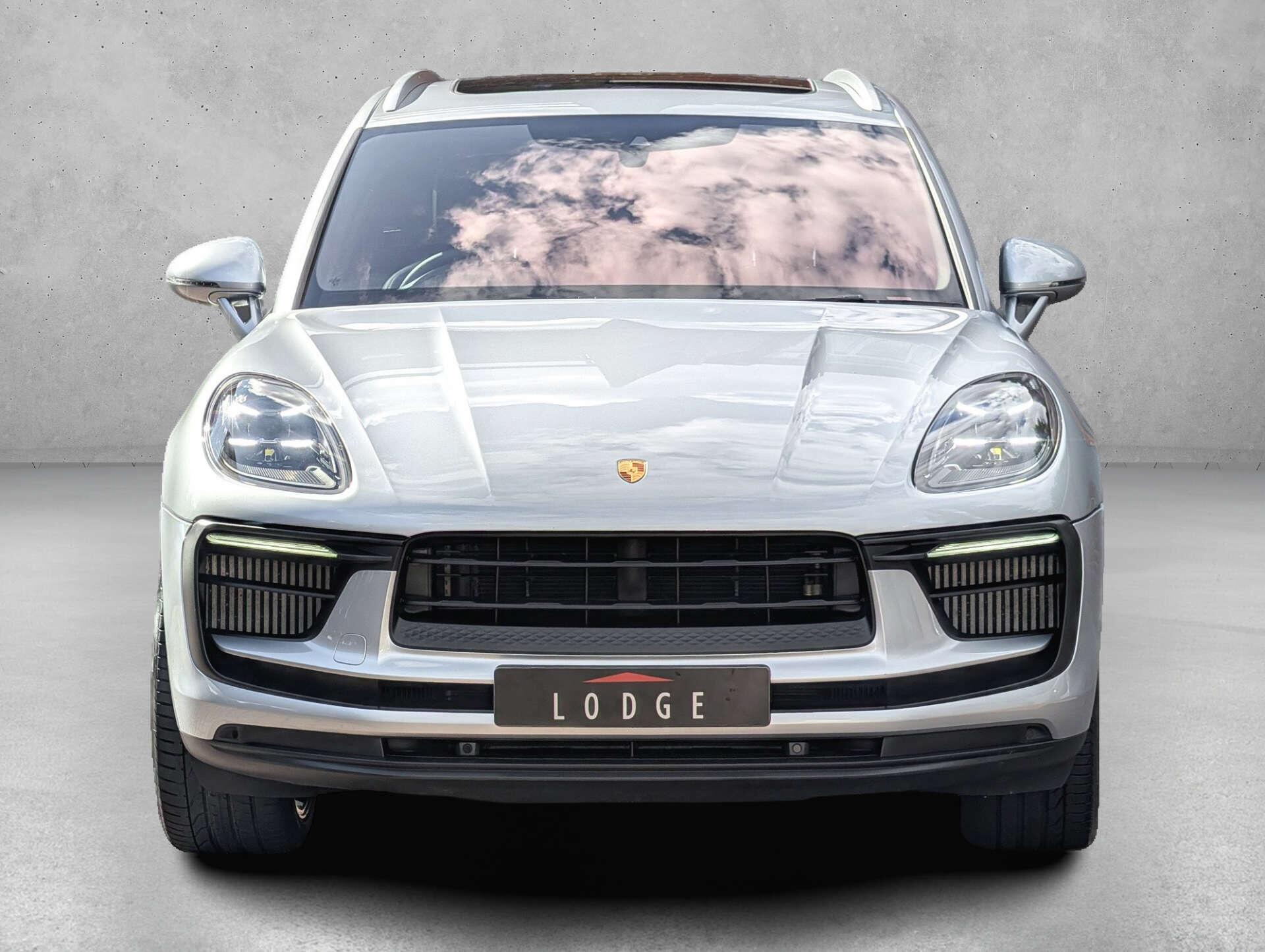 Porsche Macan view 2