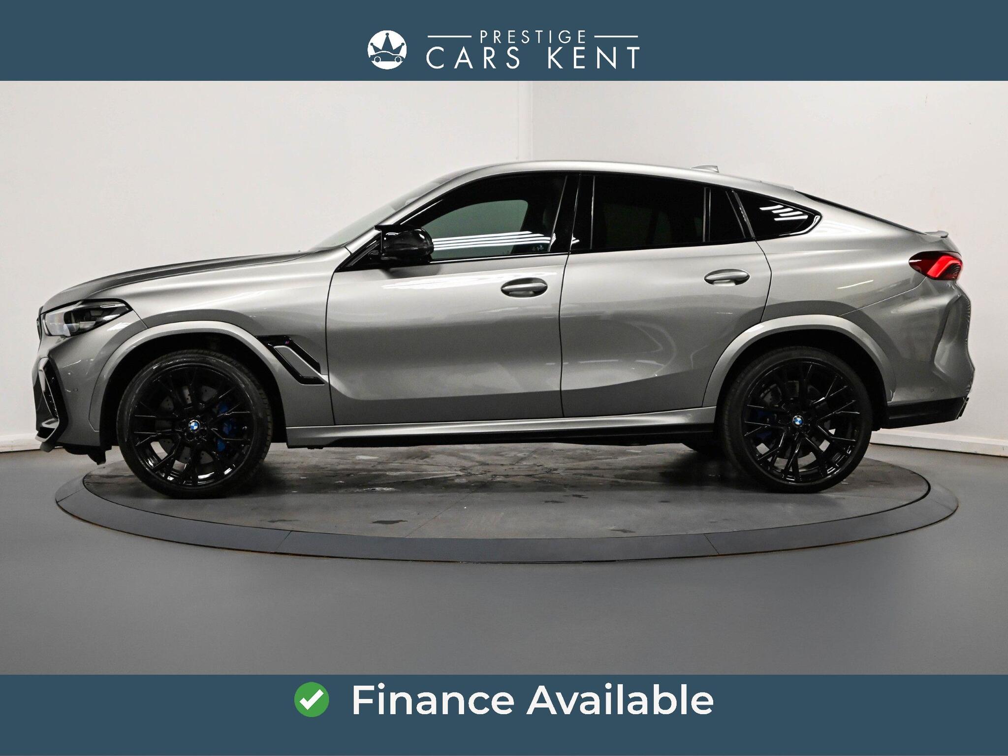 BMW X6 M view 4