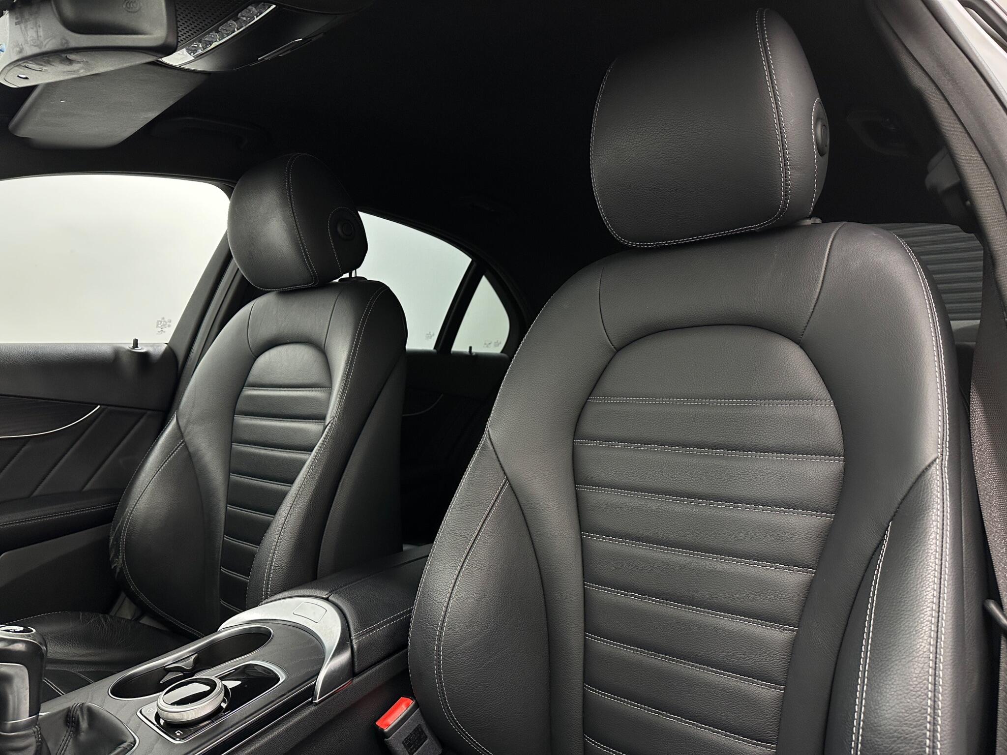 Mercedes-Benz C-Class view 36