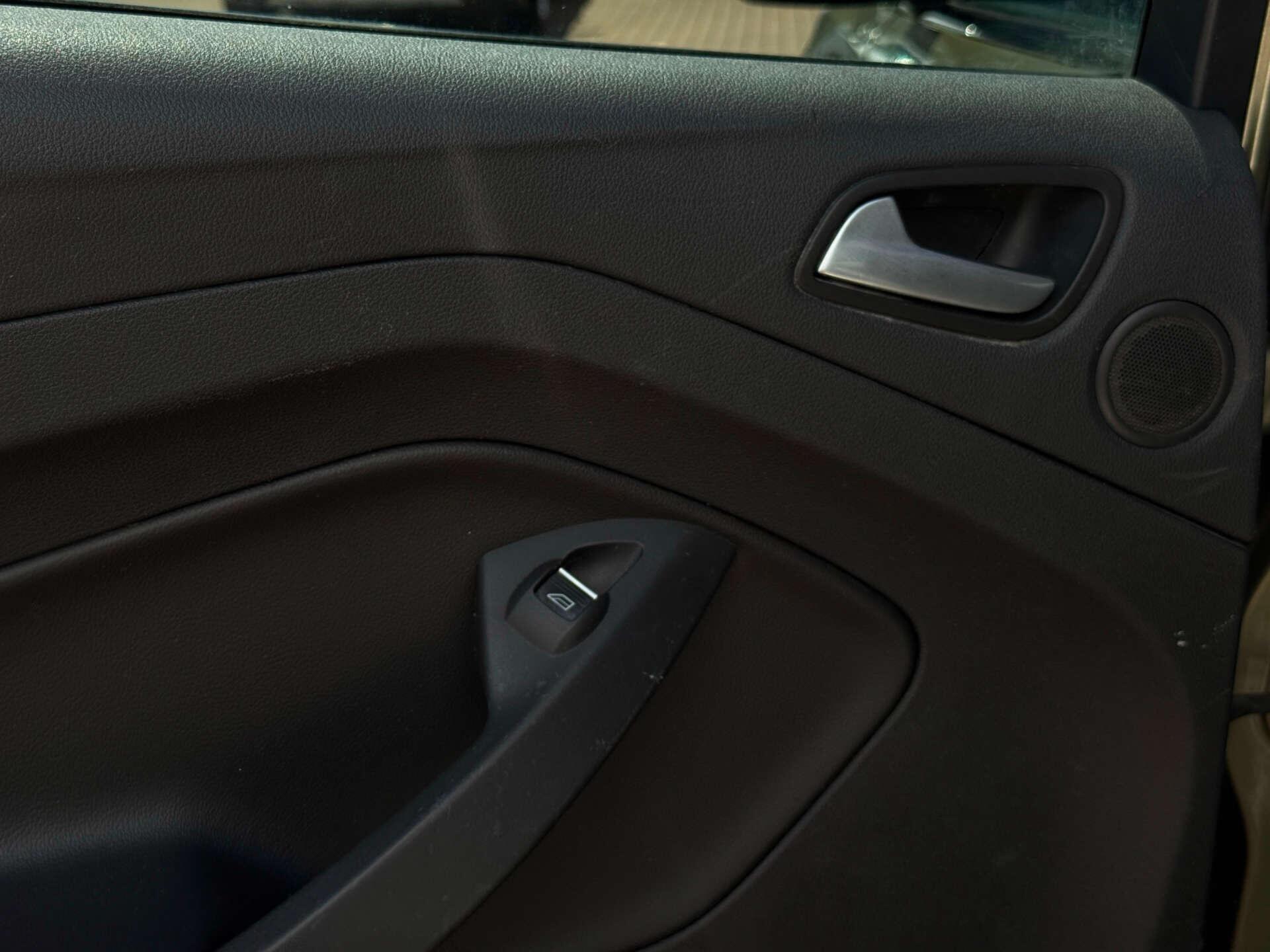 Ford Kuga view 36
