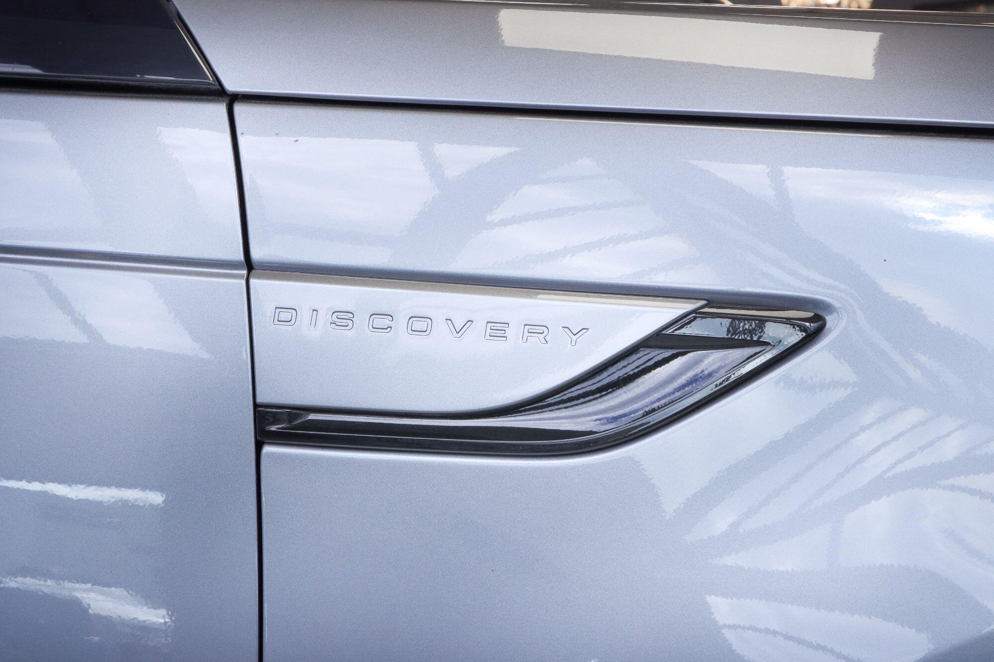 Land Rover Discovery view 11