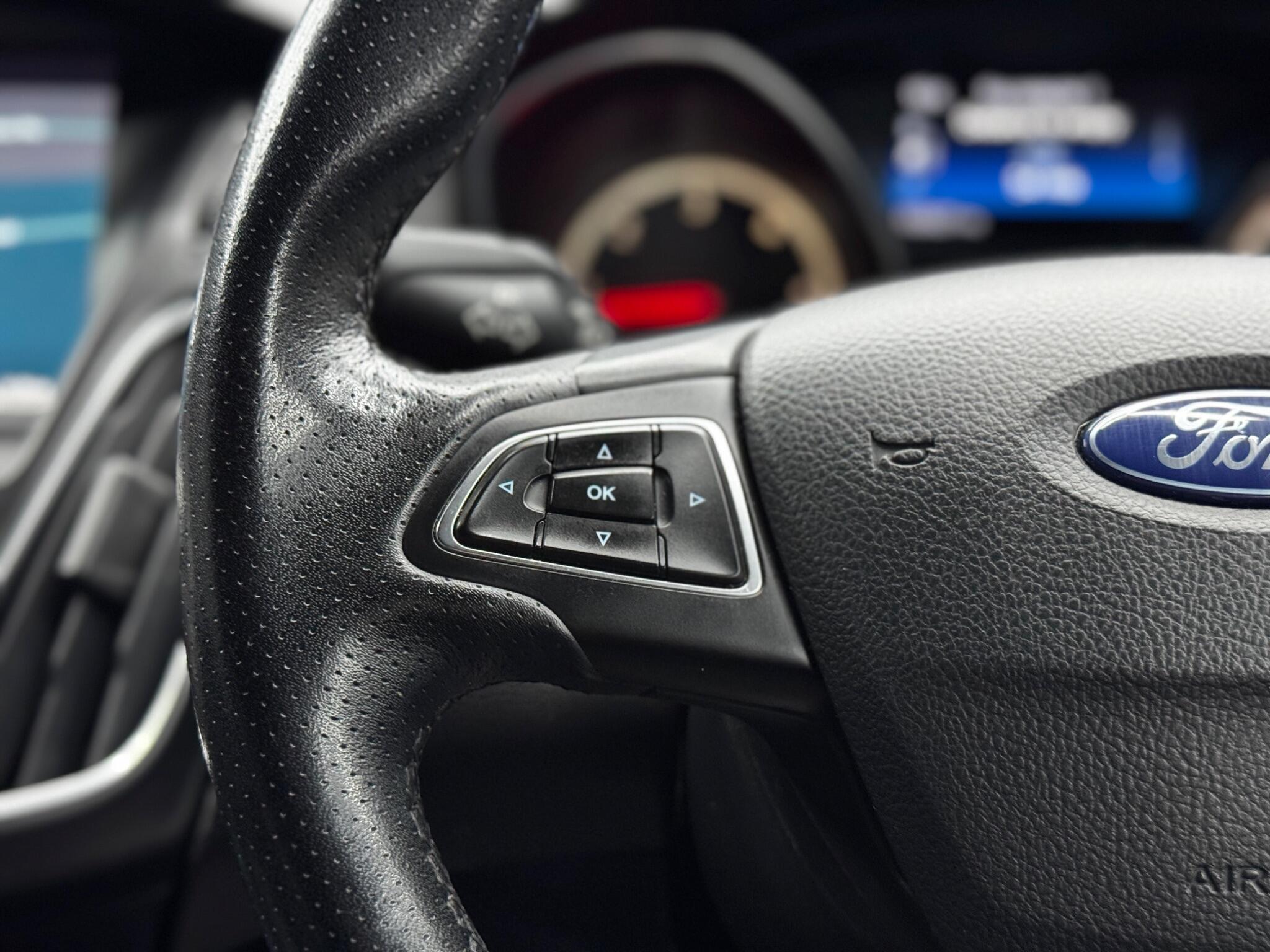 Ford Focus view 20