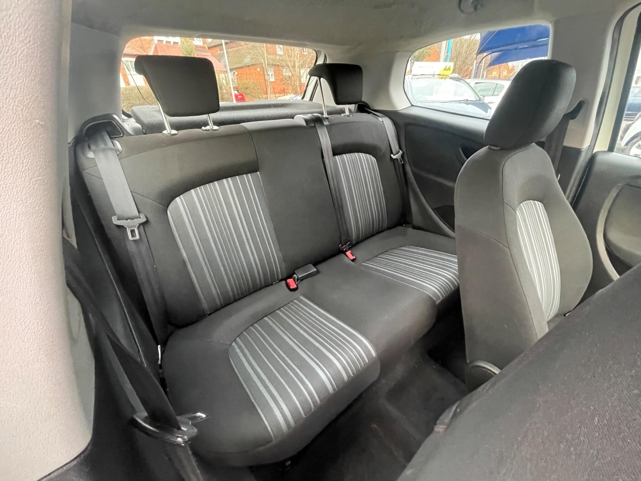 2011 Fiat Punto Evo image 27
