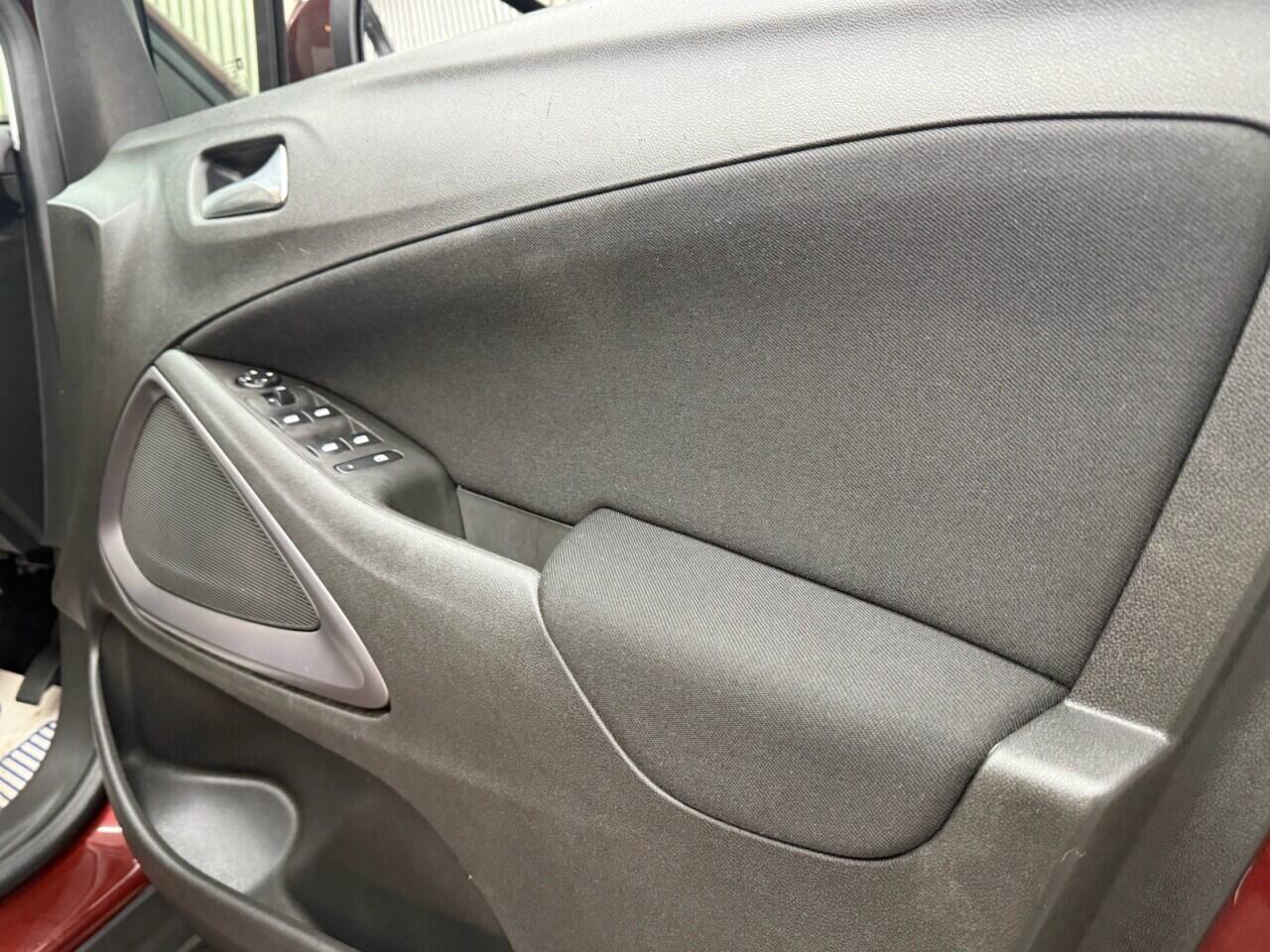 Vauxhall Crossland X view 10