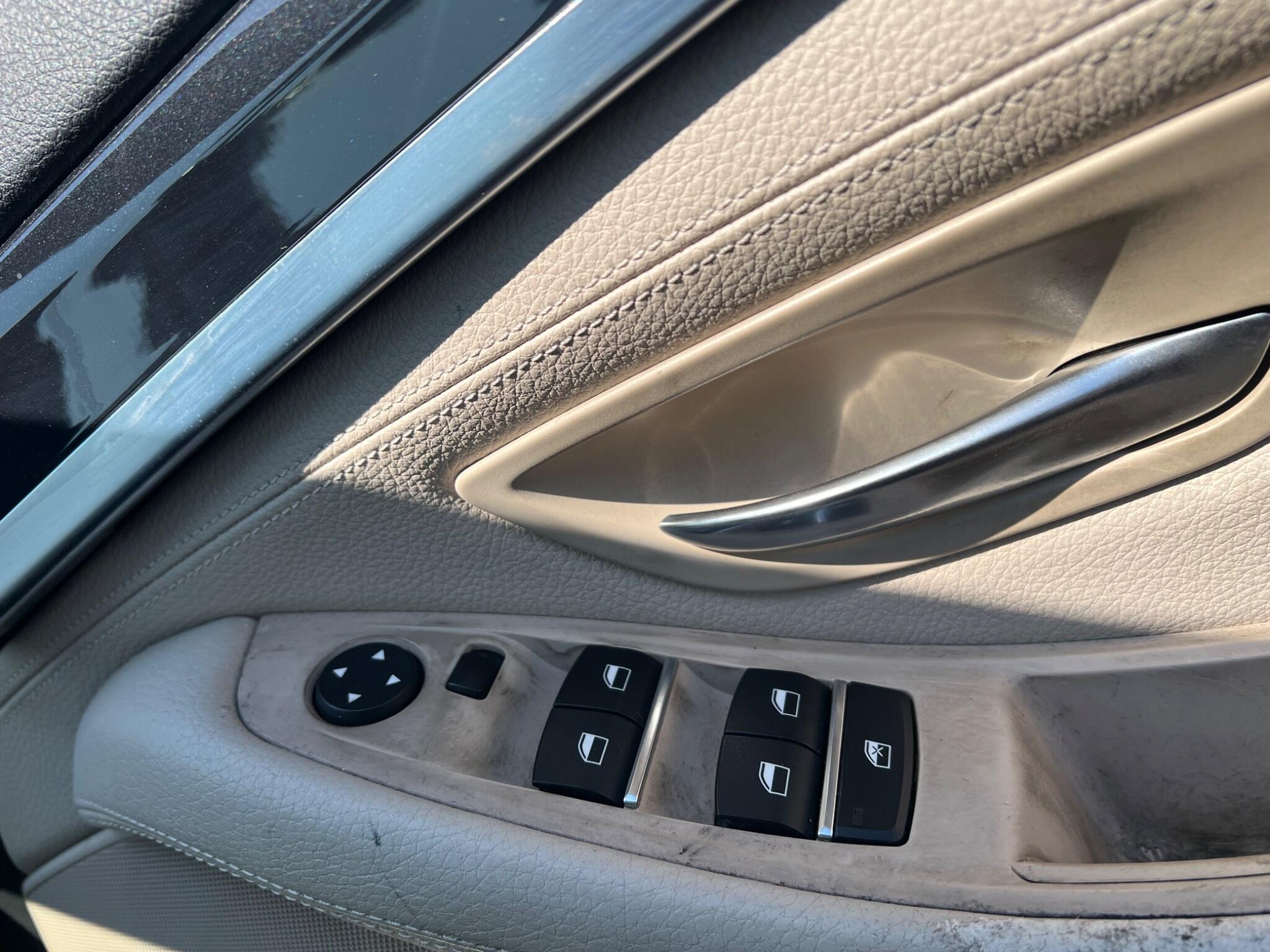 BMW 5 Series view 49
