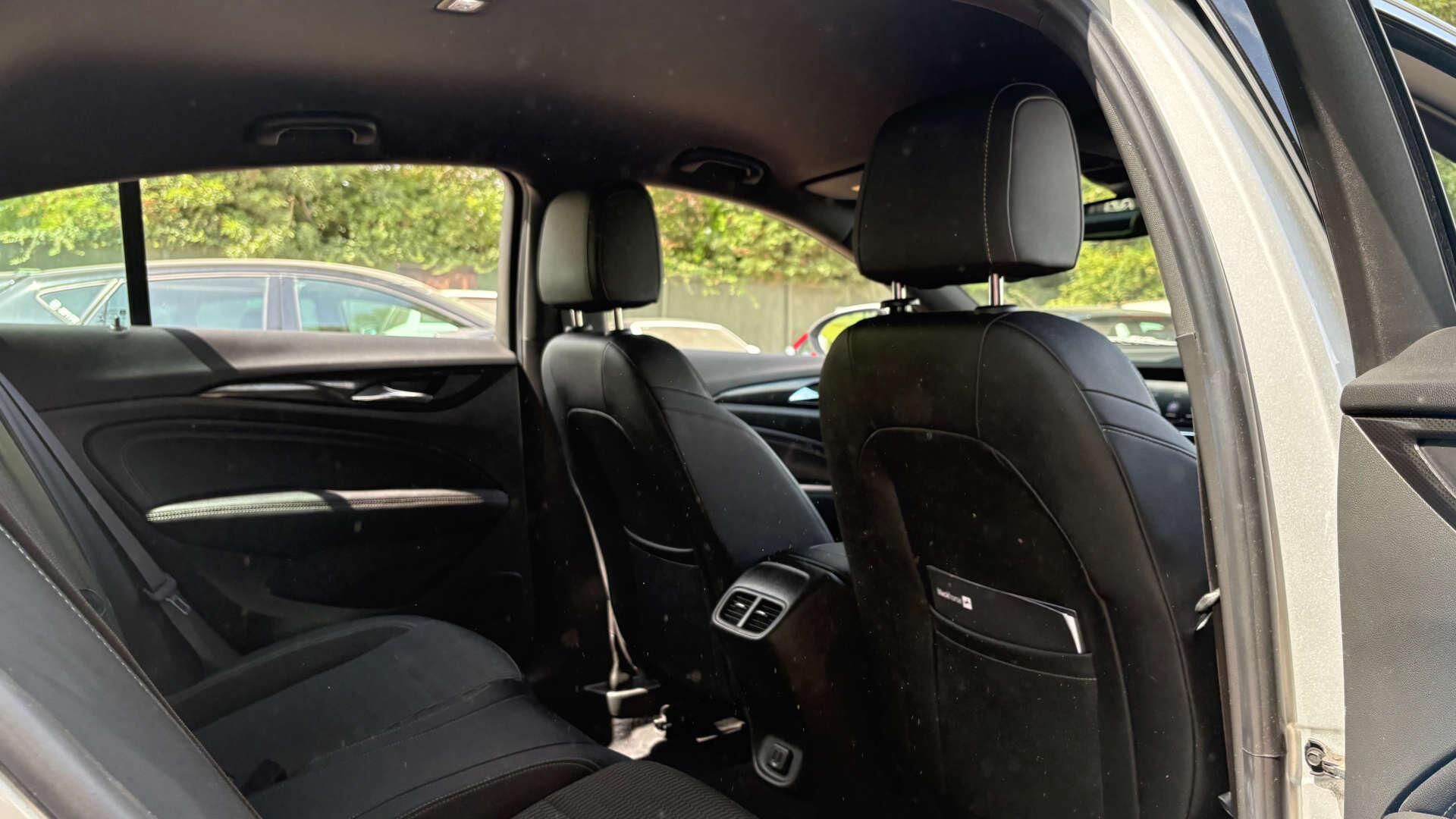 Vauxhall Insignia view 9