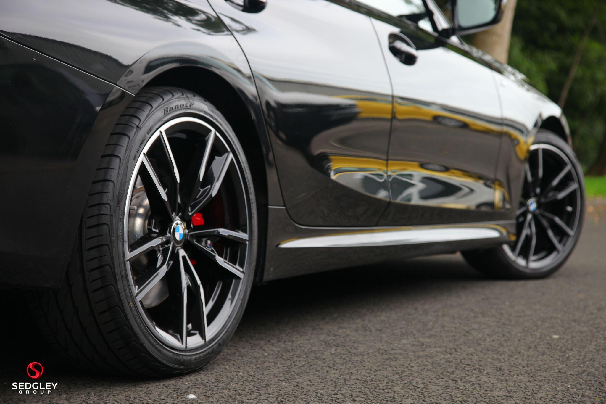 BMW 3 Series view 14
