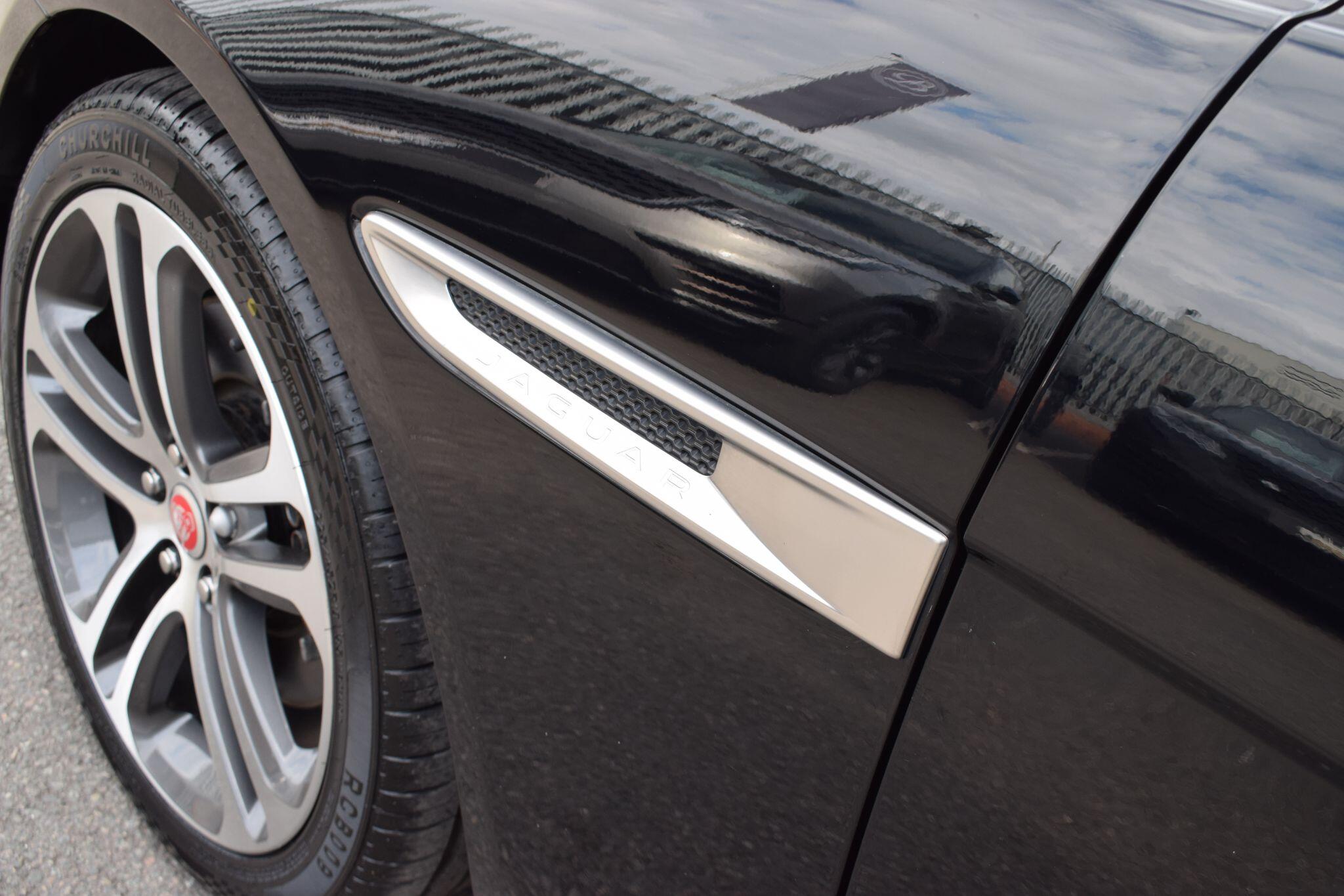 Jaguar Xe view 31