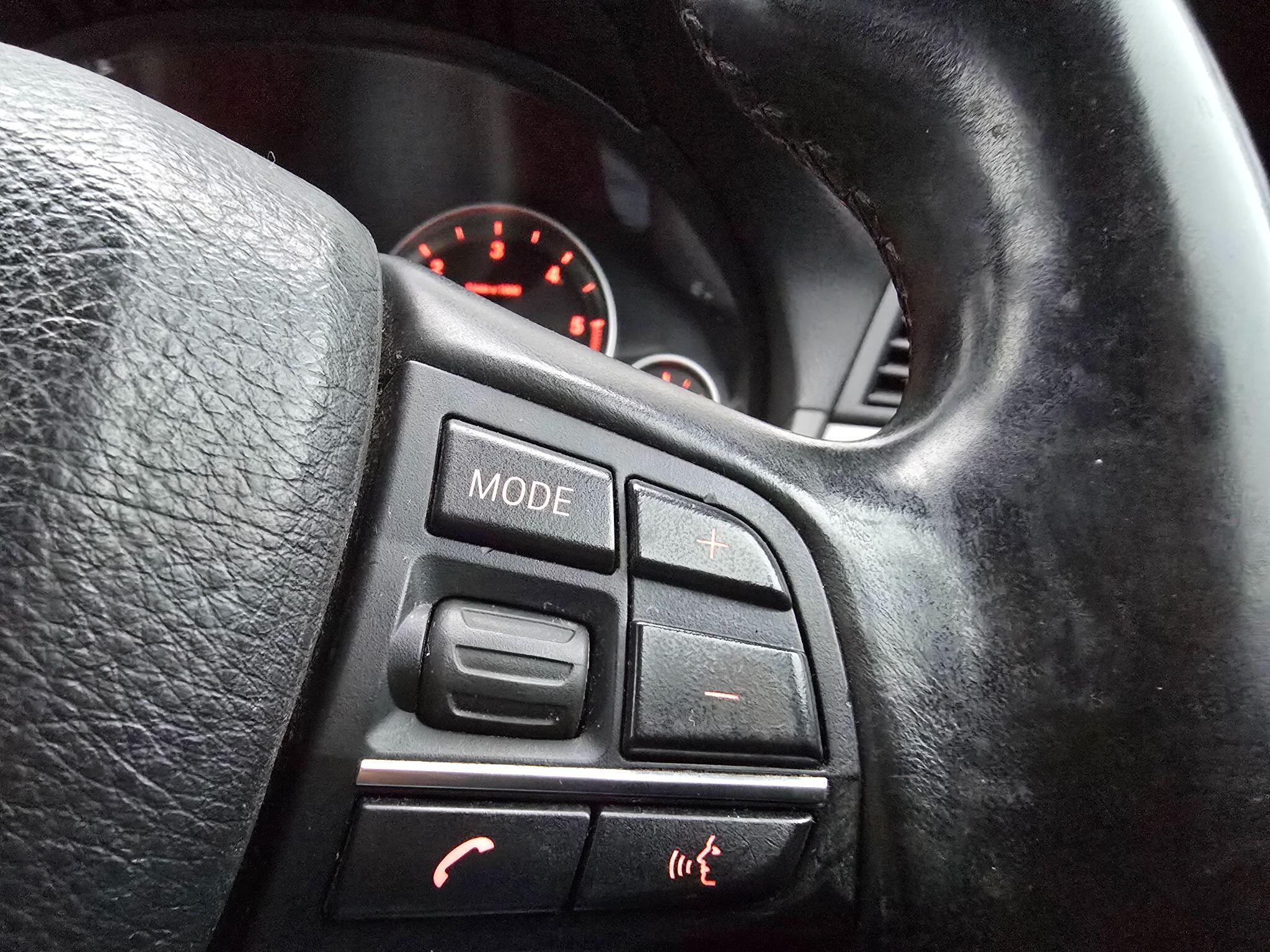 BMW 5 Series view 16
