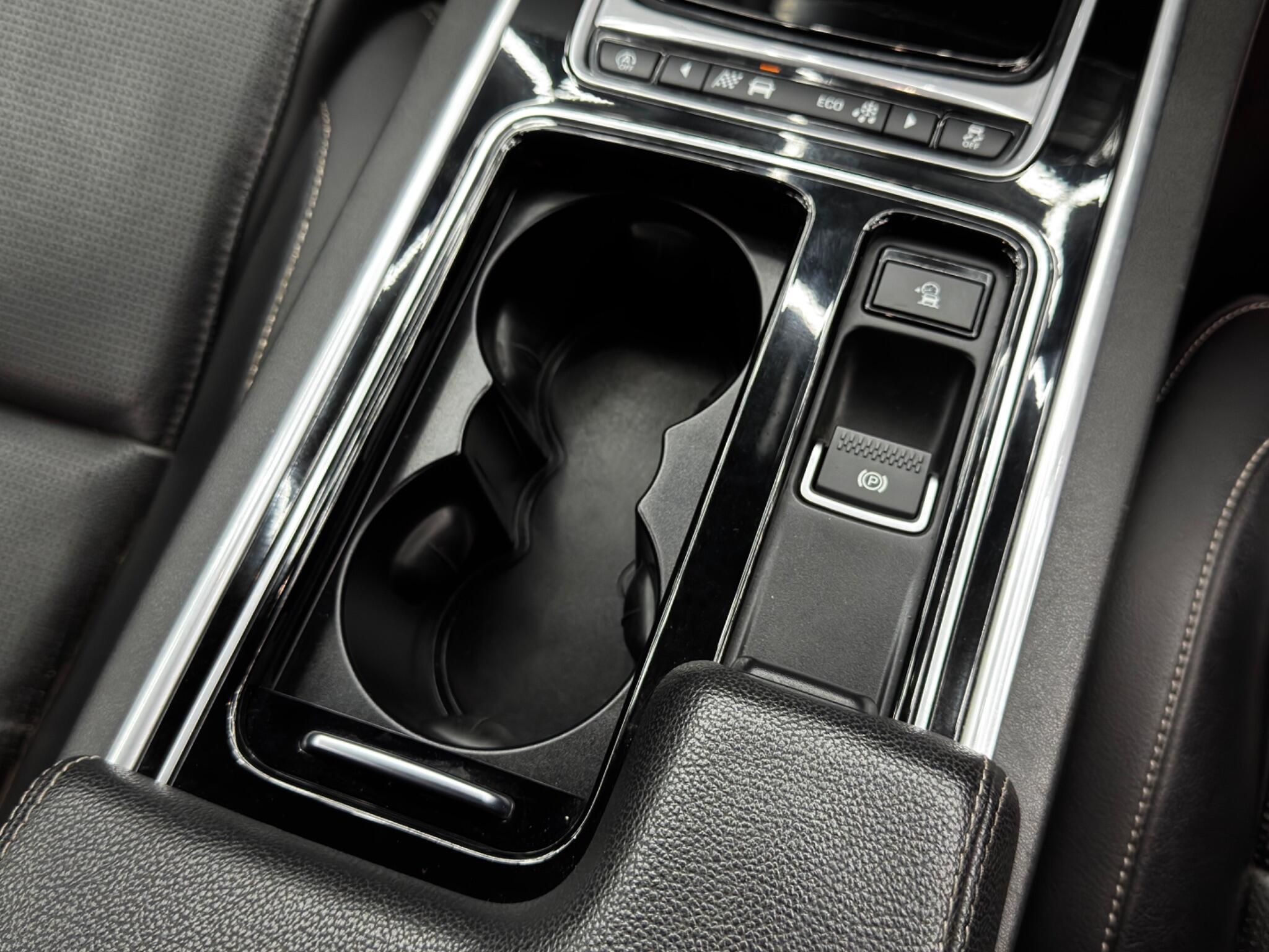 Jaguar XE view 25