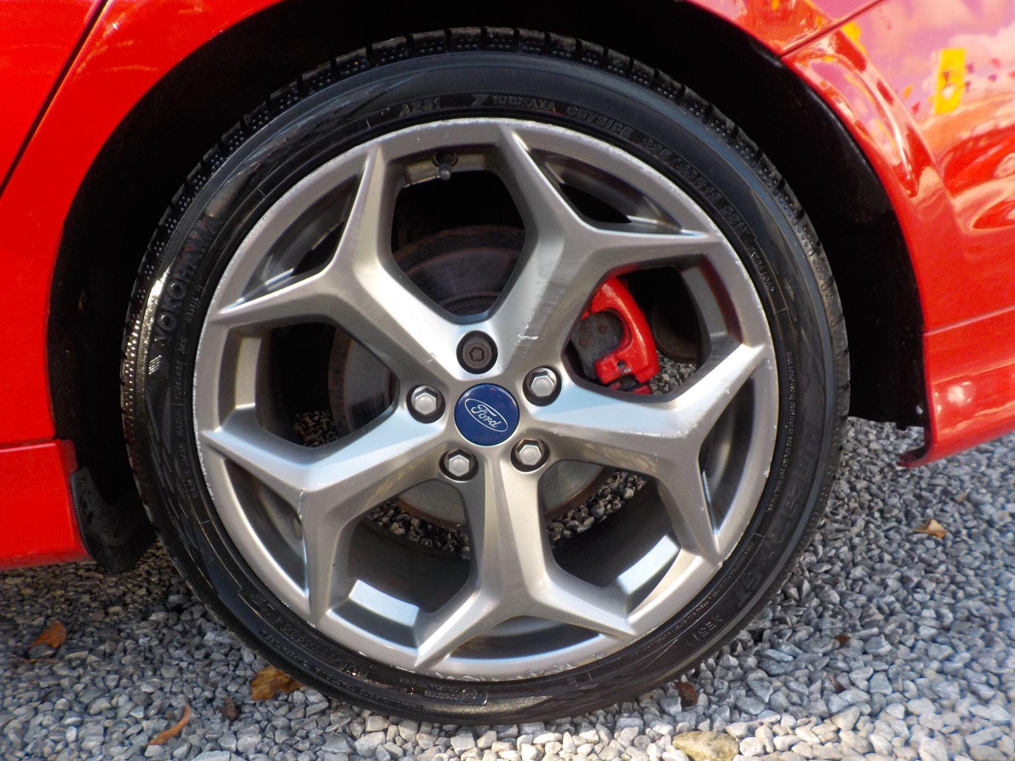 Ford Focus 2.0T EcoBoost ST-2 Euro 5 (s/s) 5dr