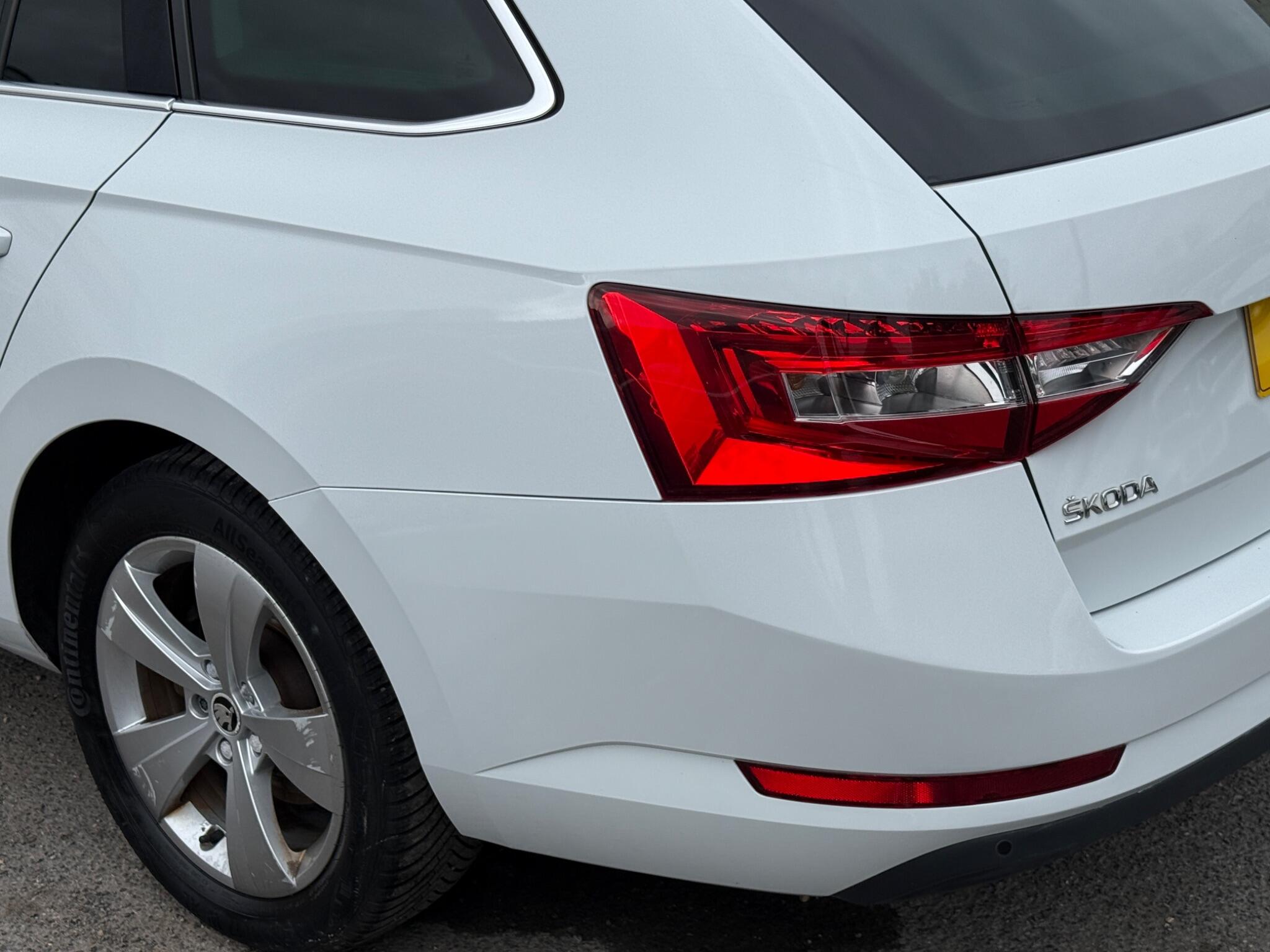 Skoda Superb - Image 24