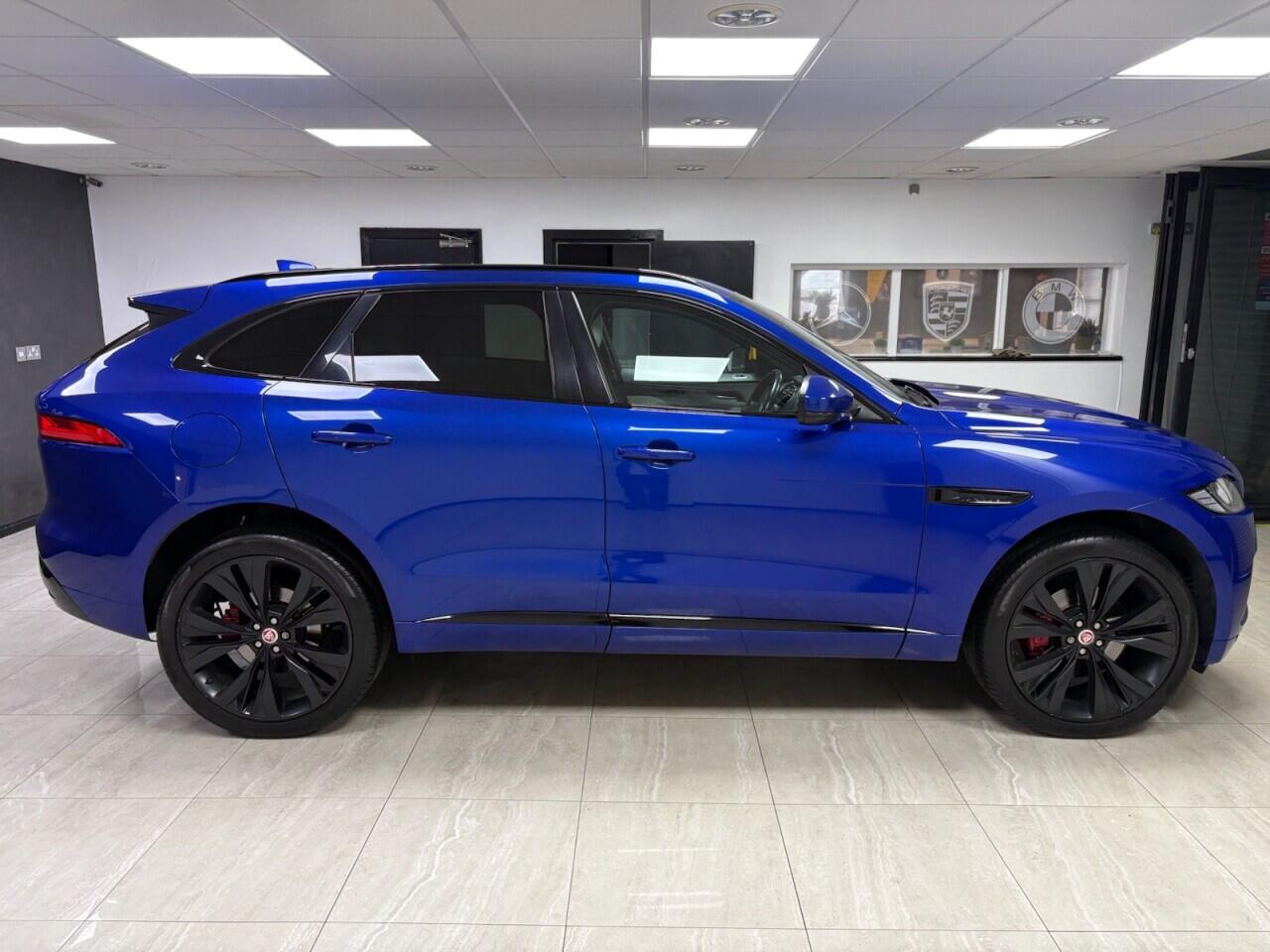 Jaguar F-Pace view 2