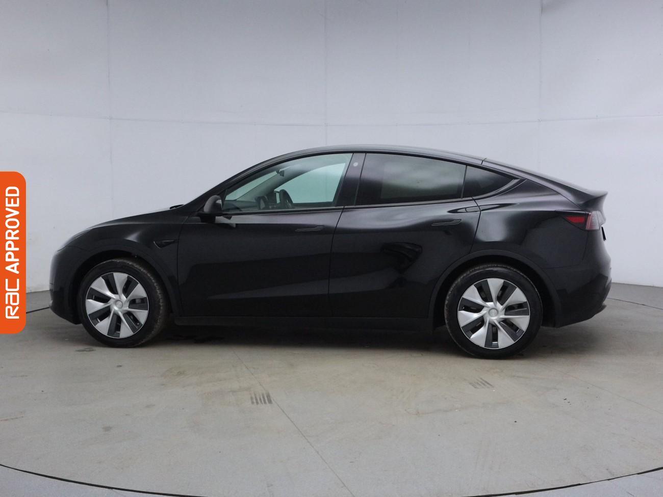Tesla Model Y view 32